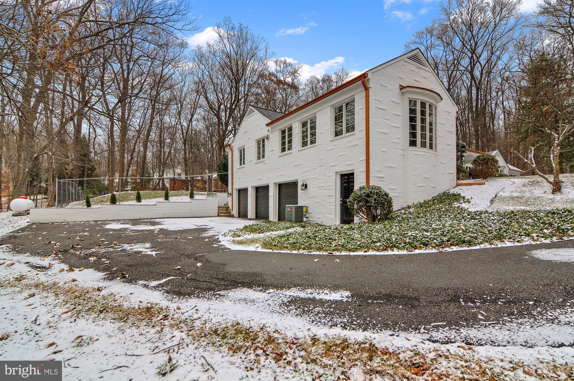 CAVESWOOD - Residential