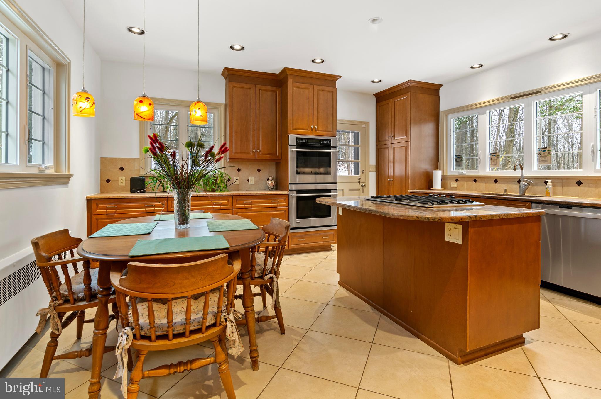 CAVESWOOD - Residential