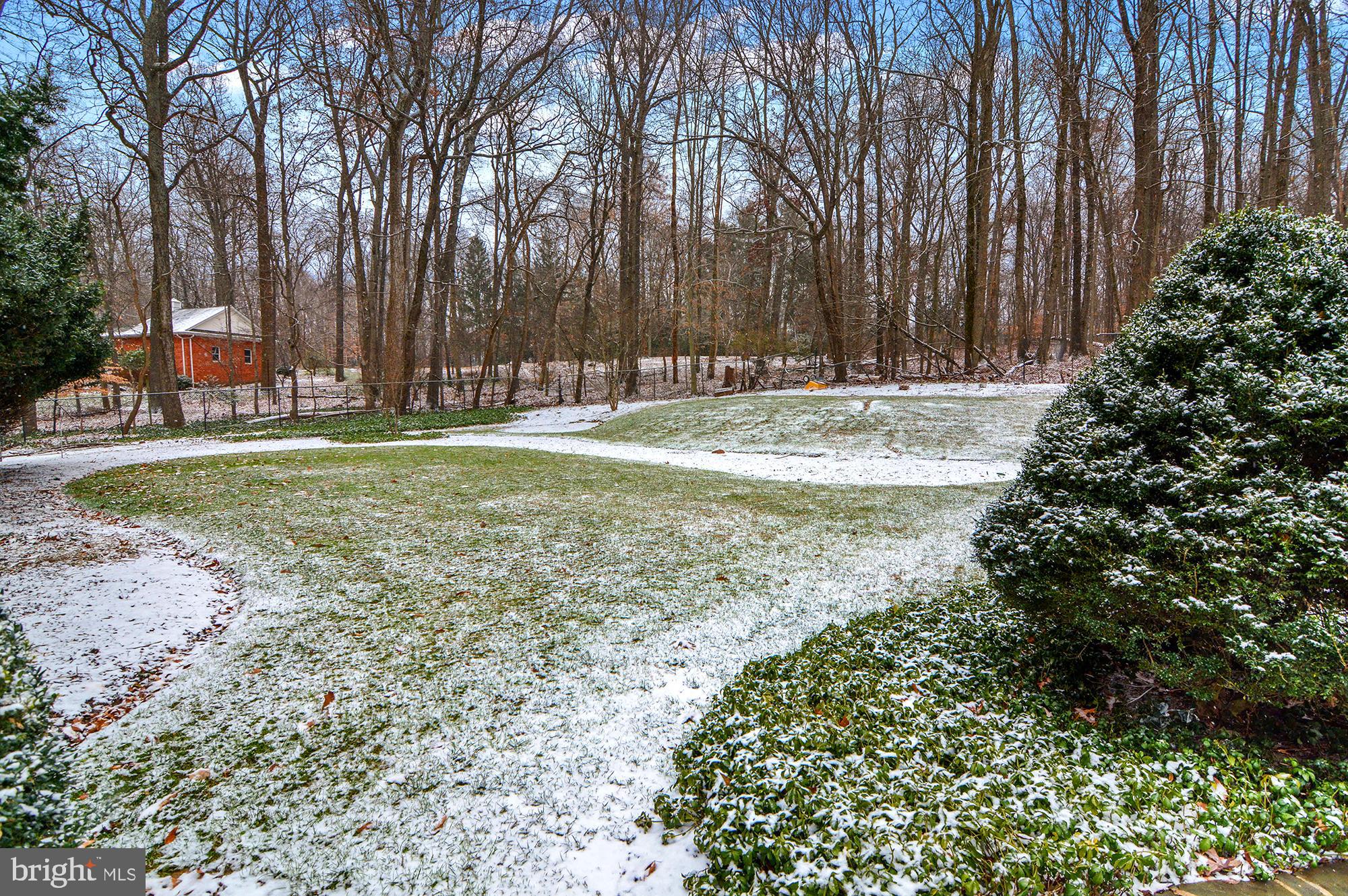 CAVESWOOD - Residential