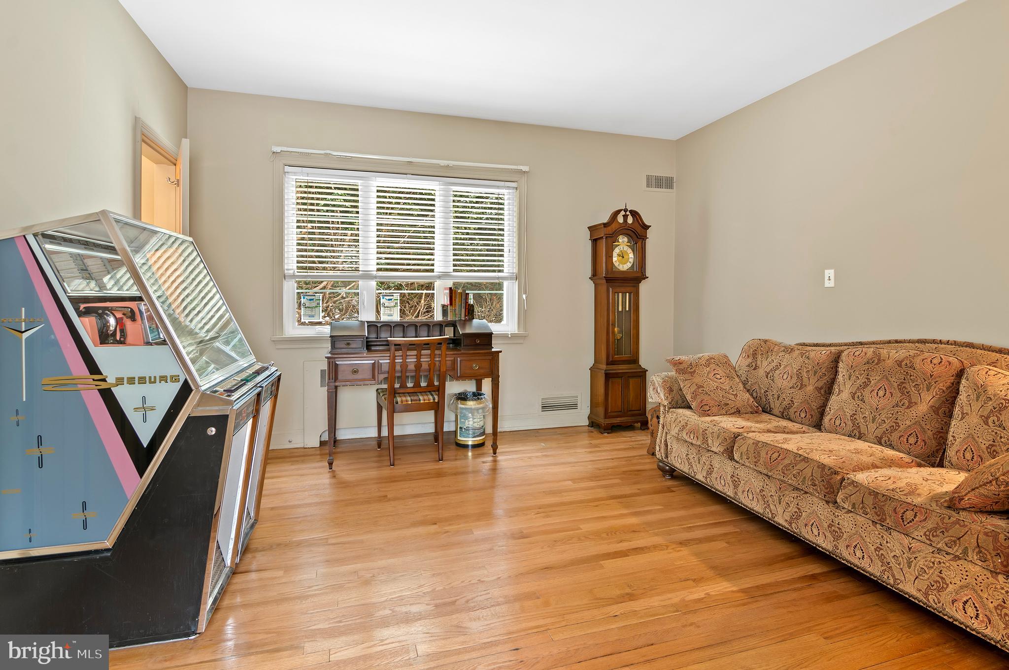 CAVESWOOD - Residential