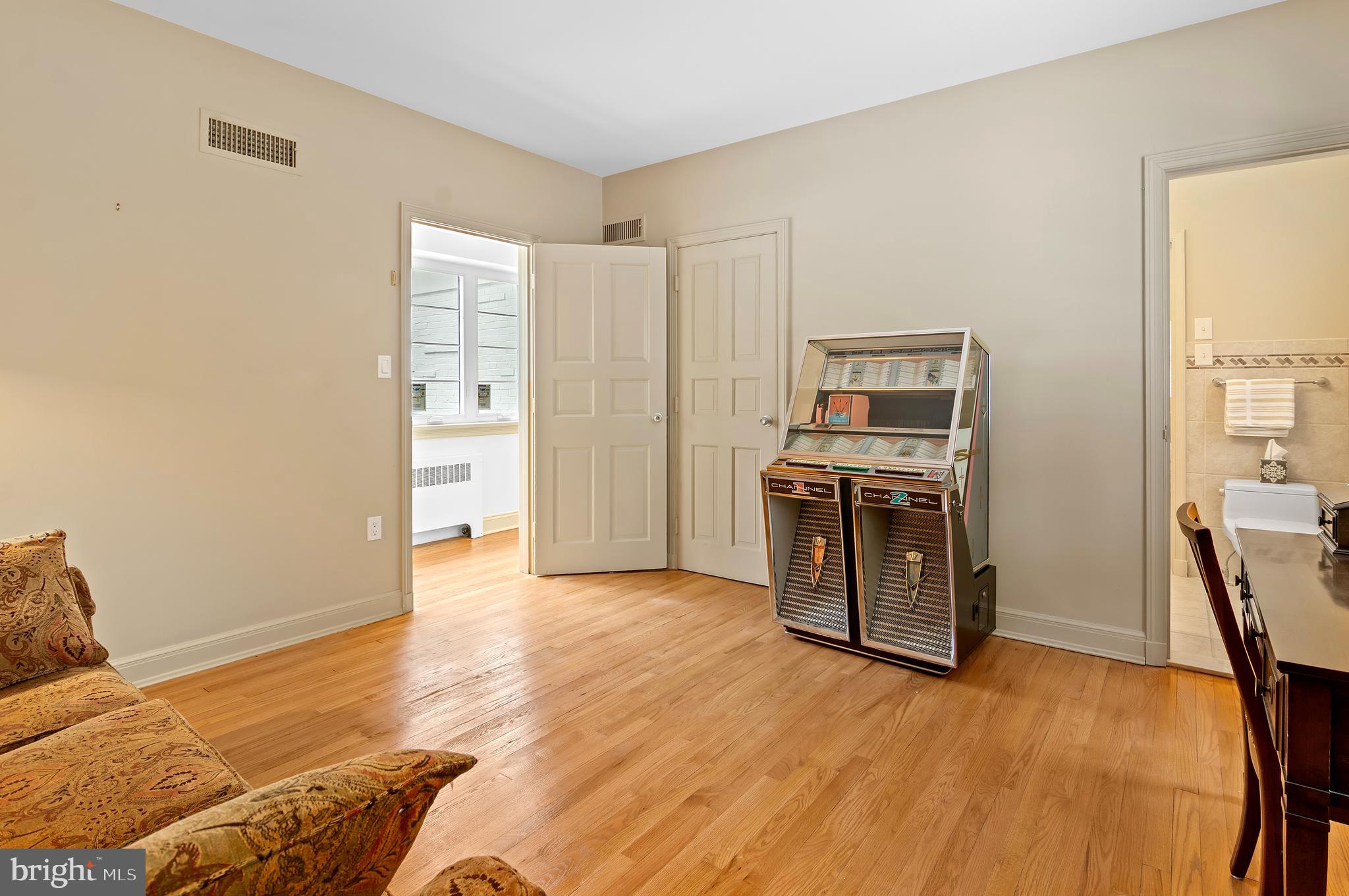 CAVESWOOD - Residential