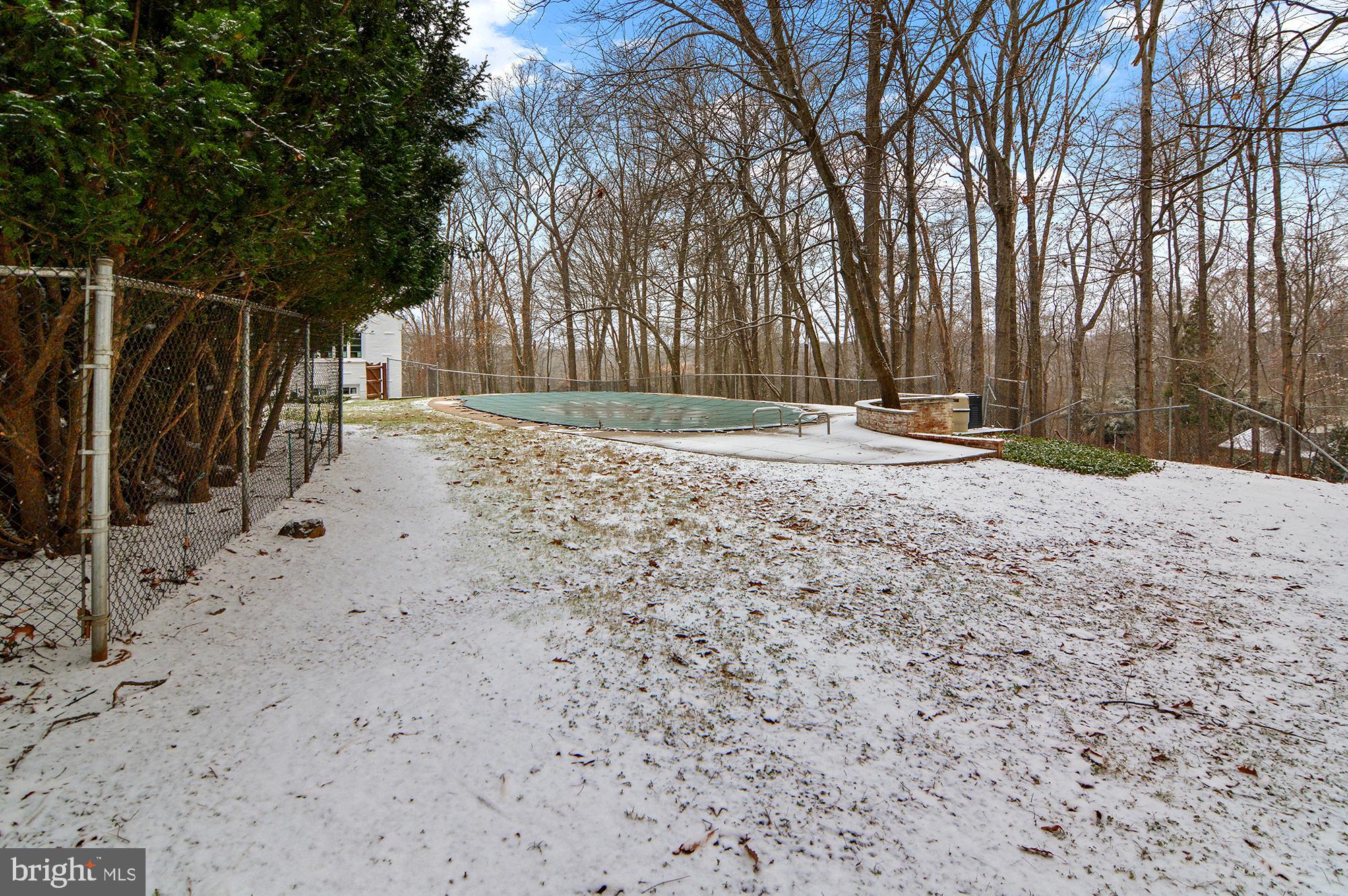 CAVESWOOD - Residential