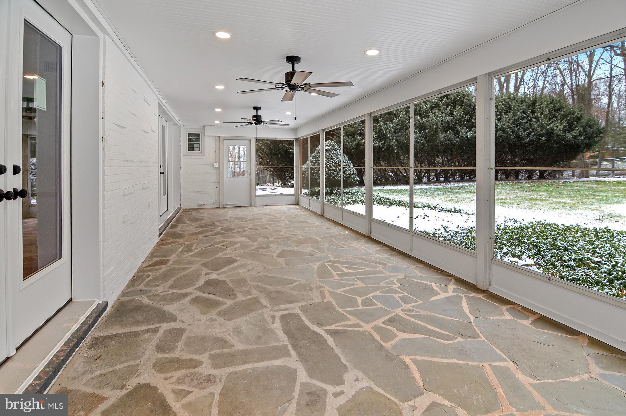 CAVESWOOD - Residential