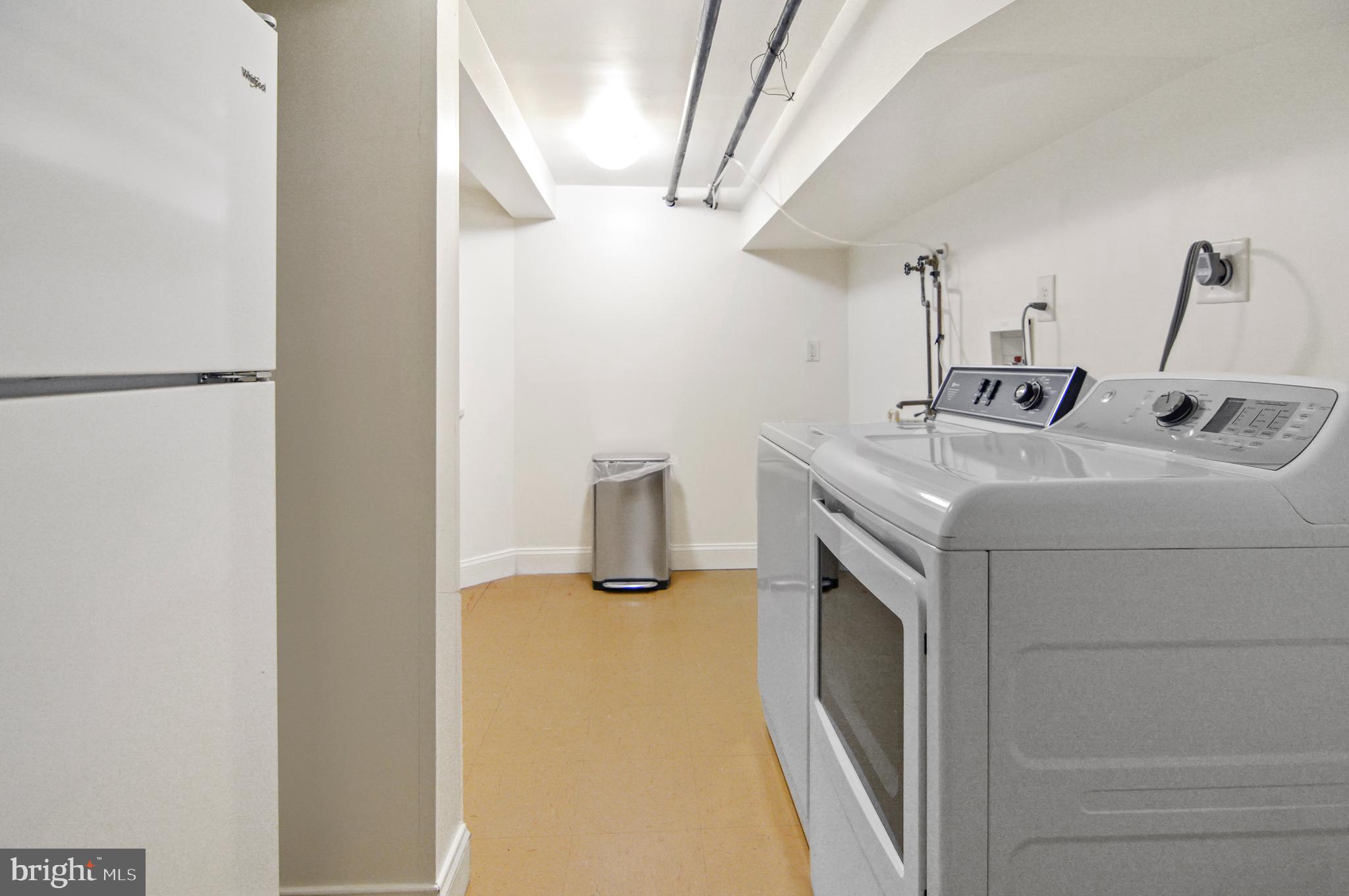 CAVESWOOD - Residential