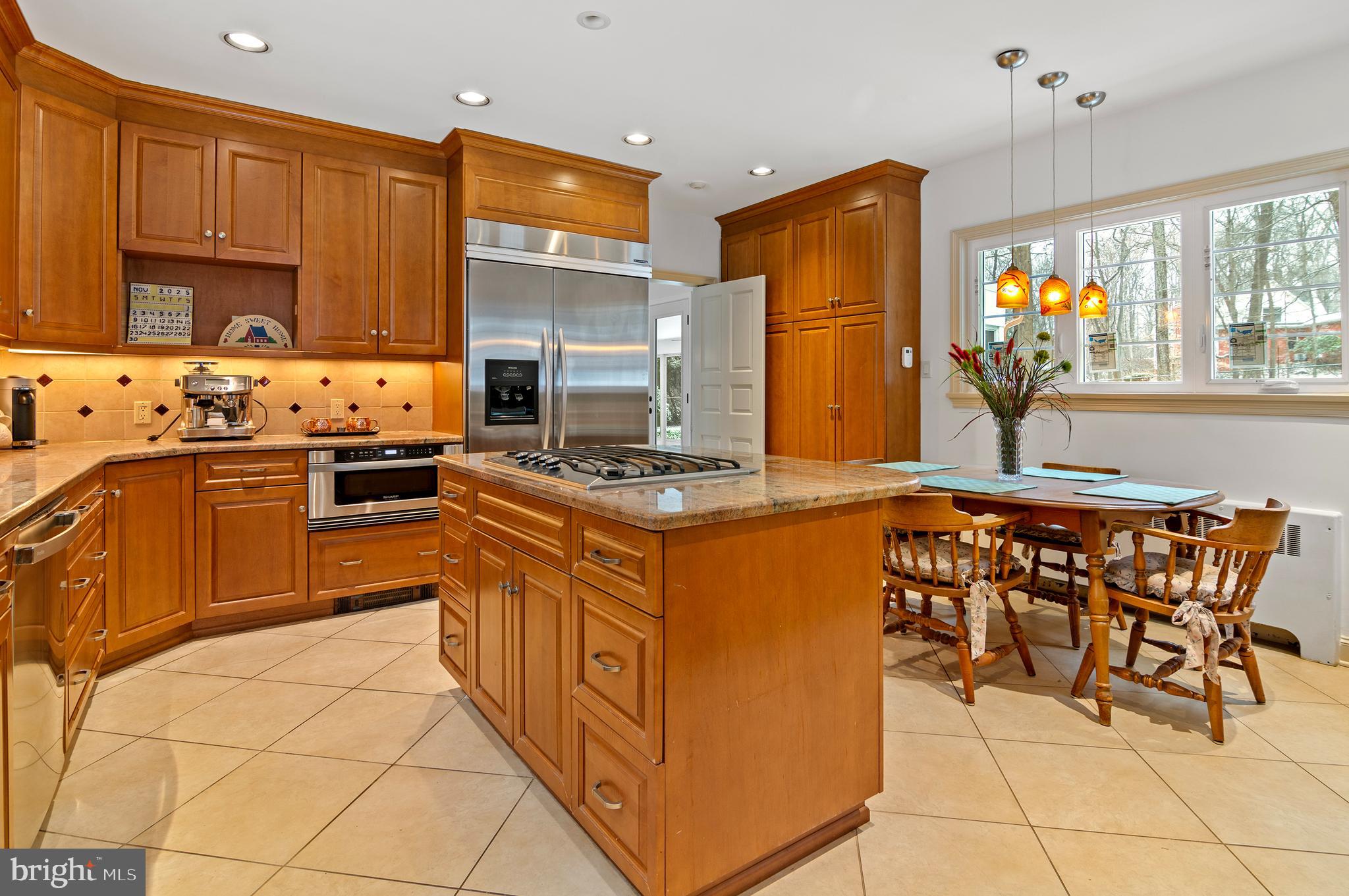 CAVESWOOD - Residential