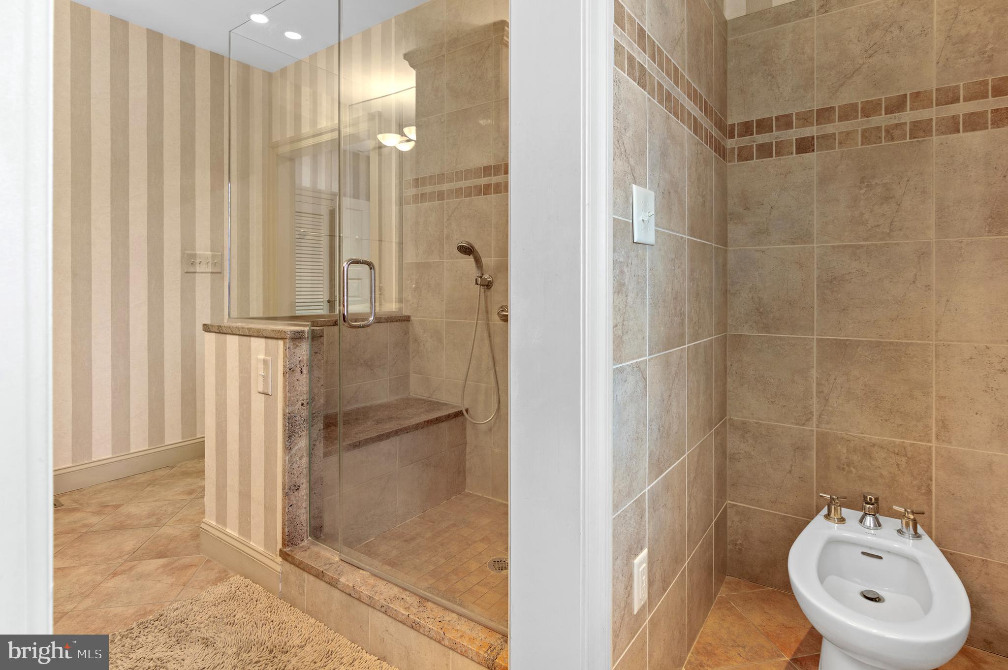 CAVESWOOD - Residential