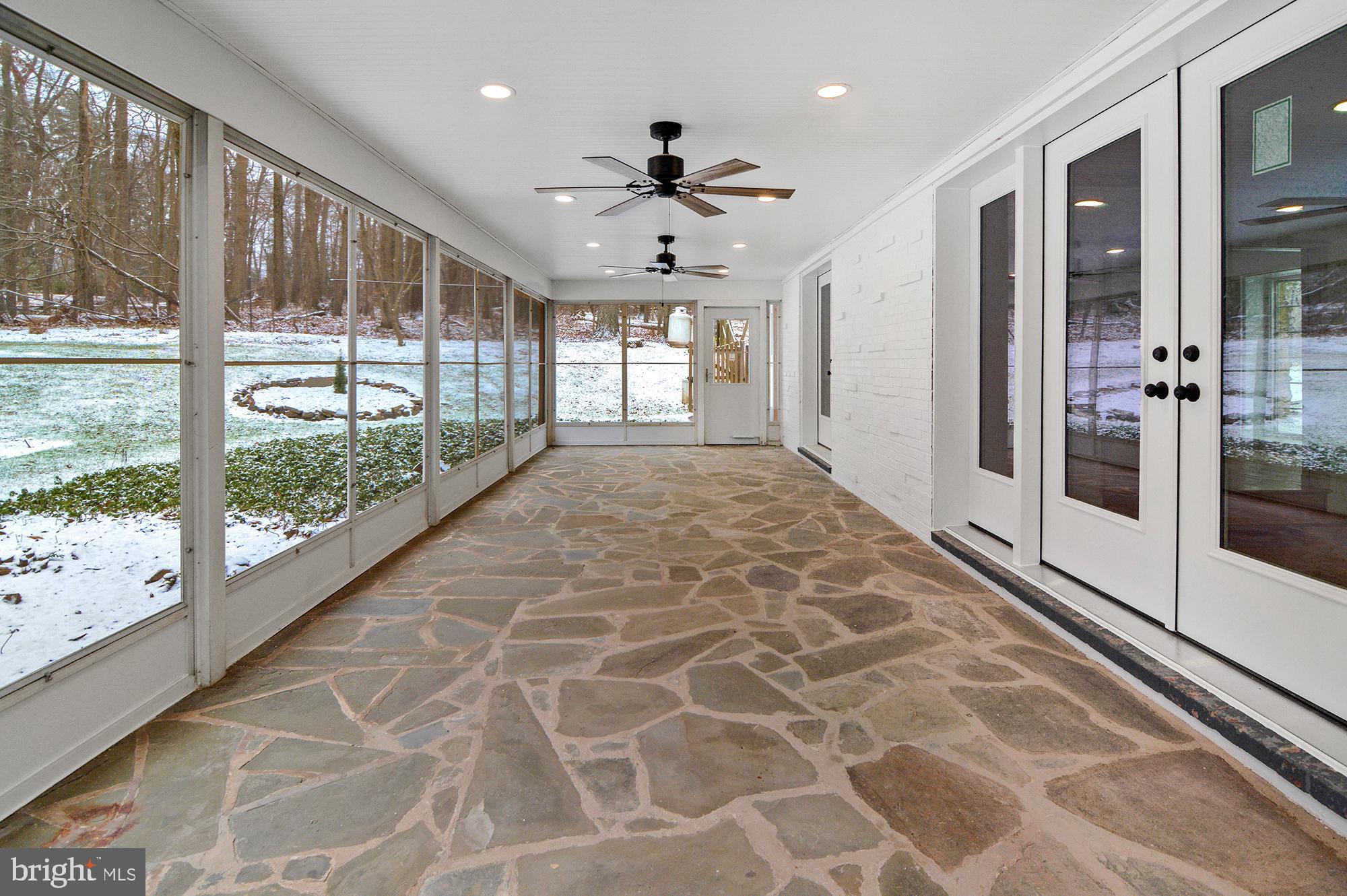 CAVESWOOD - Residential