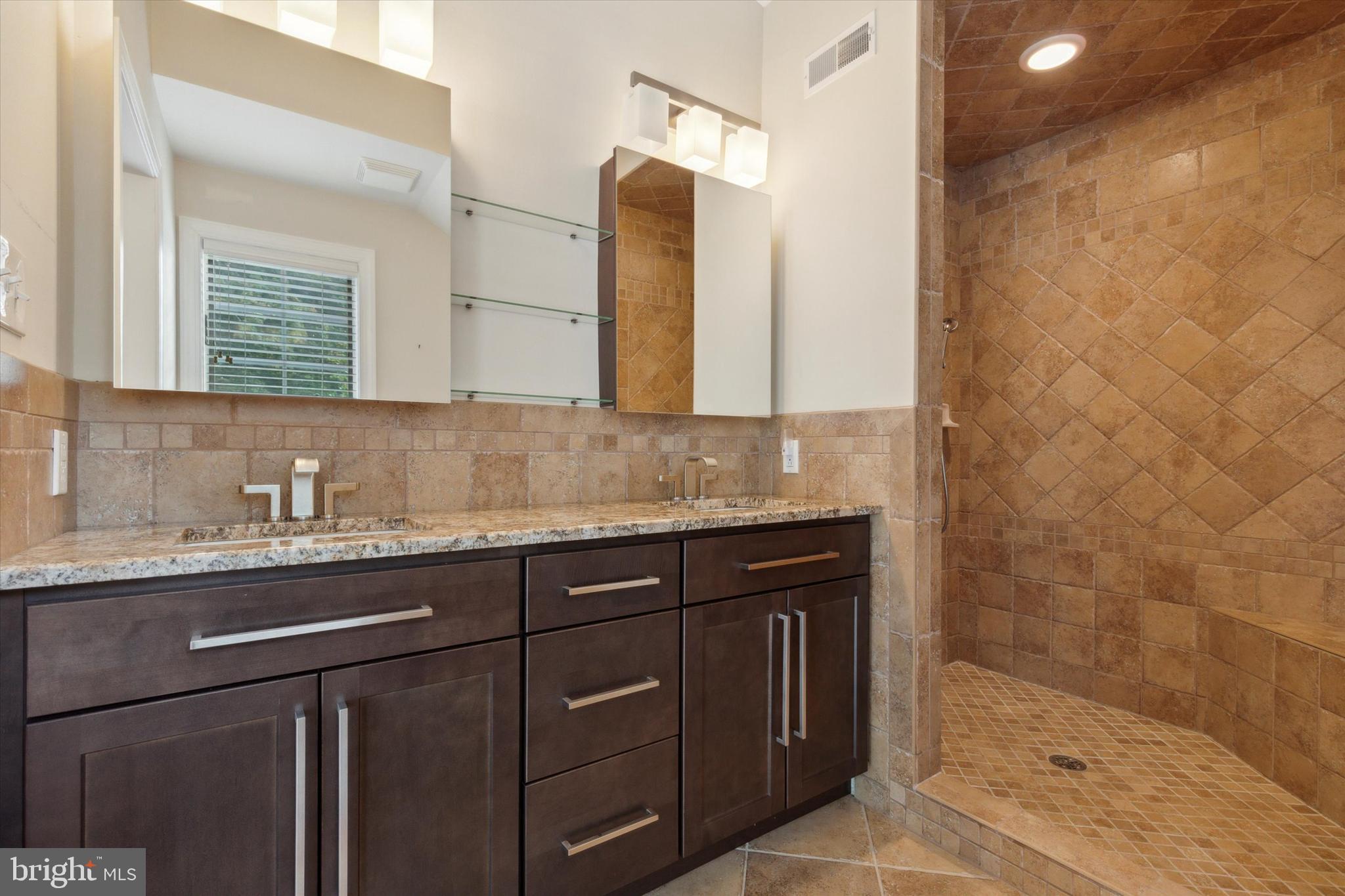 DELAWARE SHORE - Residential