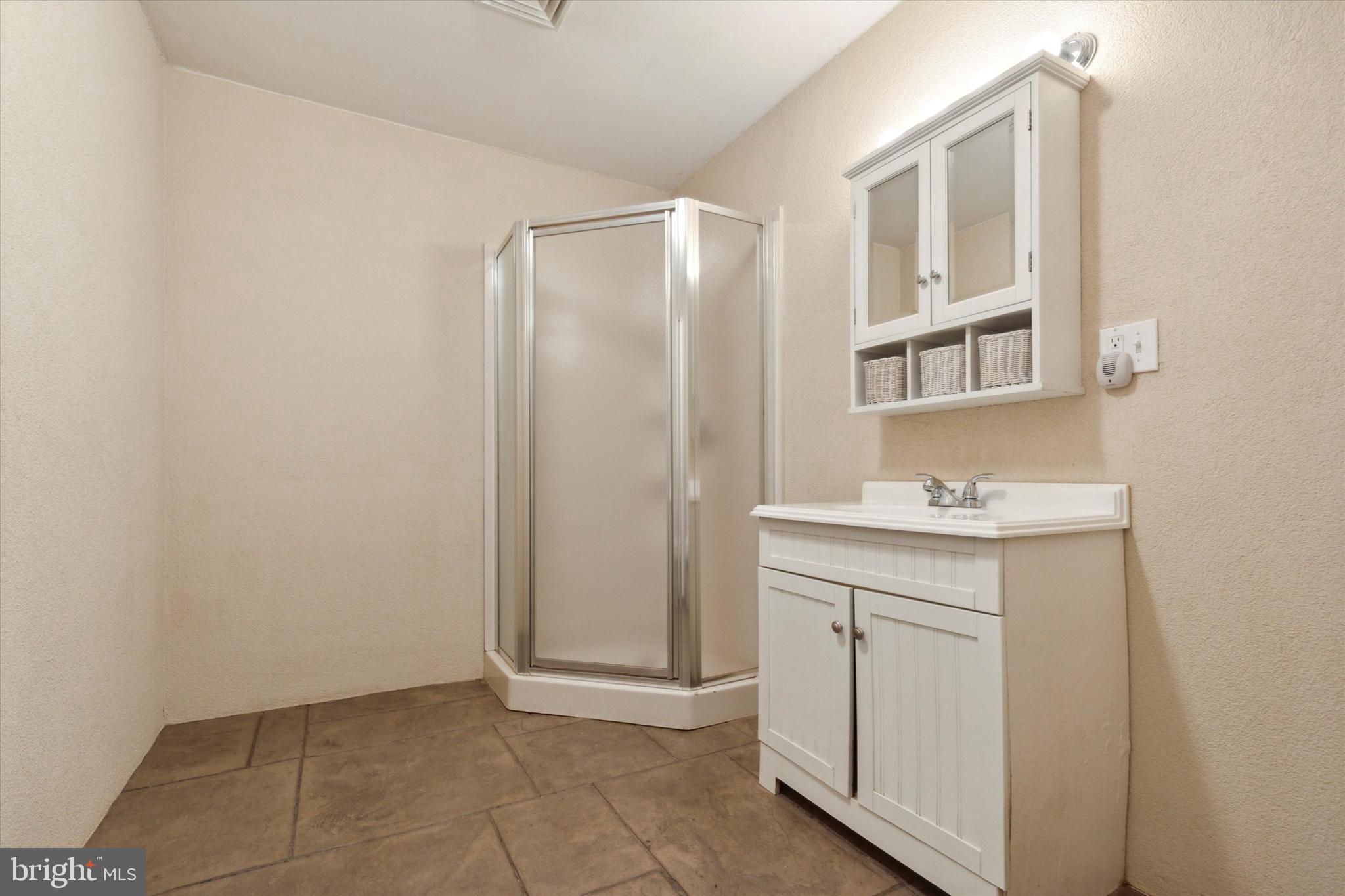 DELAWARE SHORE - Residential