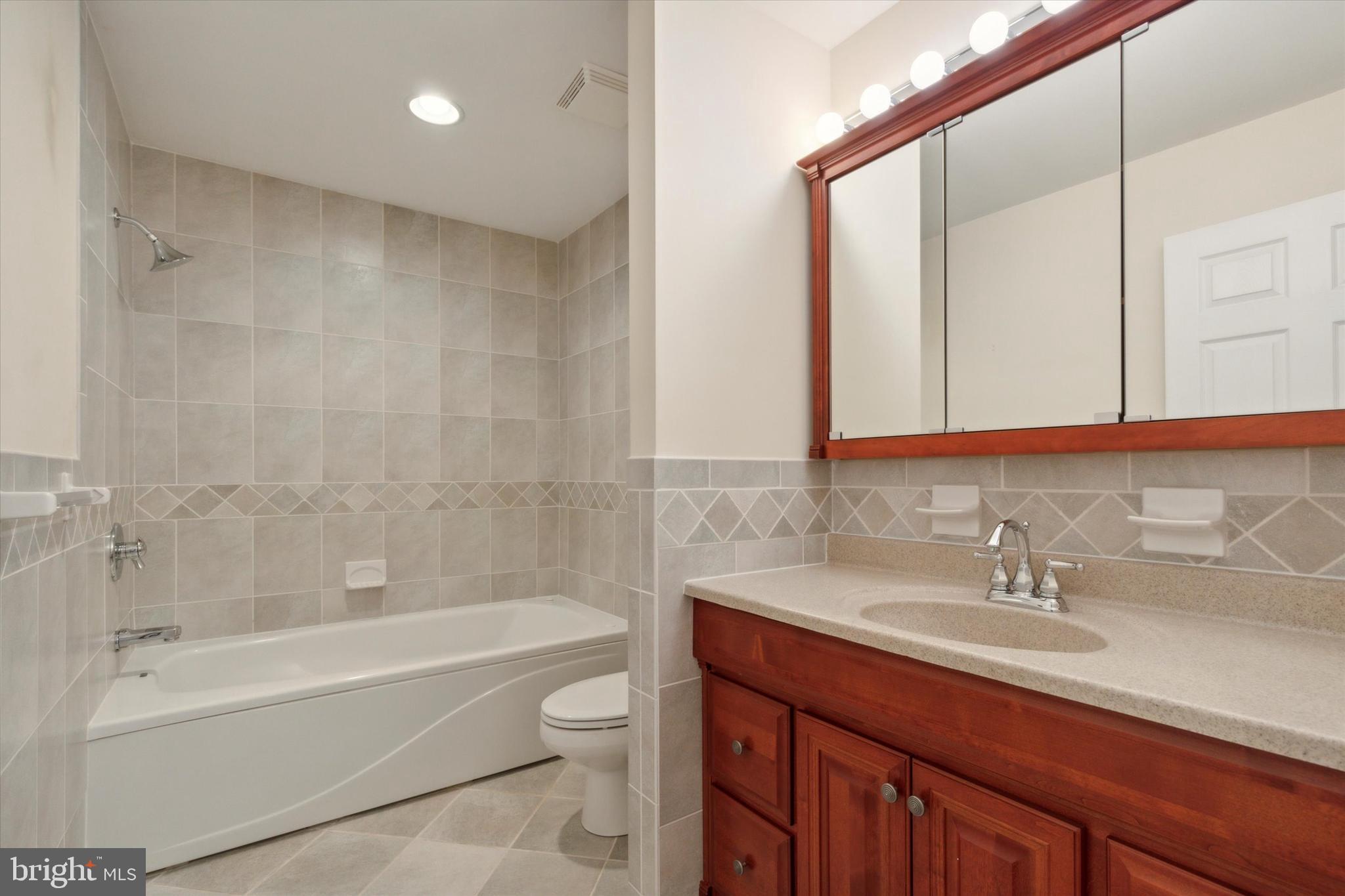 DELAWARE SHORE - Residential