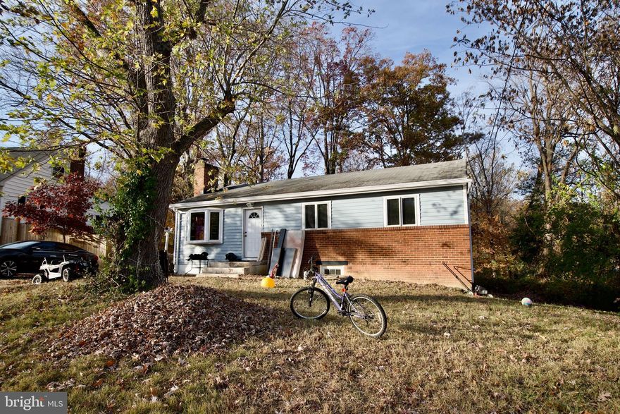 This very well maintained Single Family home located in the heart of Woodbridge. The home is being sold AS-IS condition. This home is conveniently located to I-95, shopping centers, and Potomac Mills Mall.