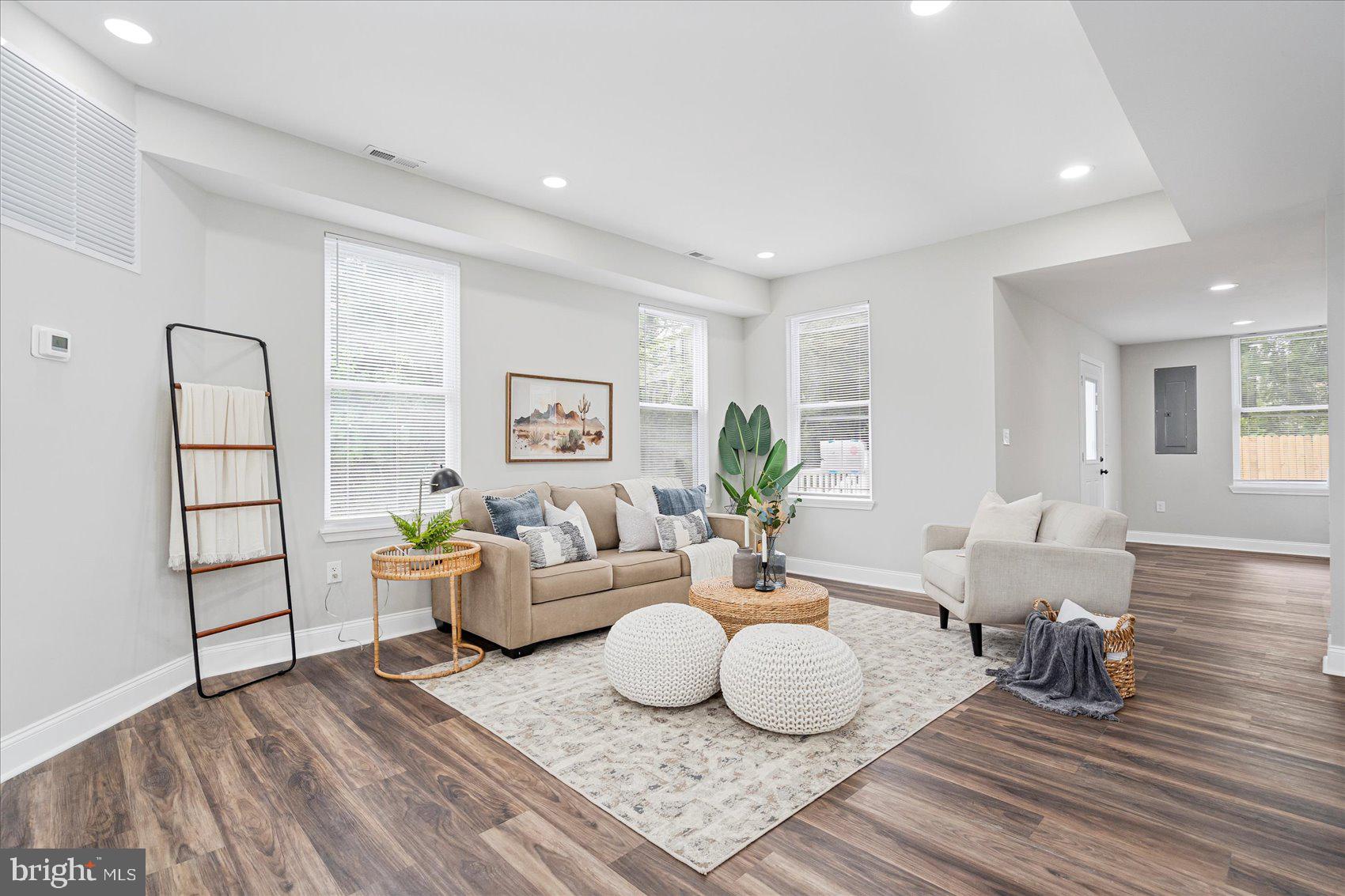 FAIRMOUNT PARK - Residential