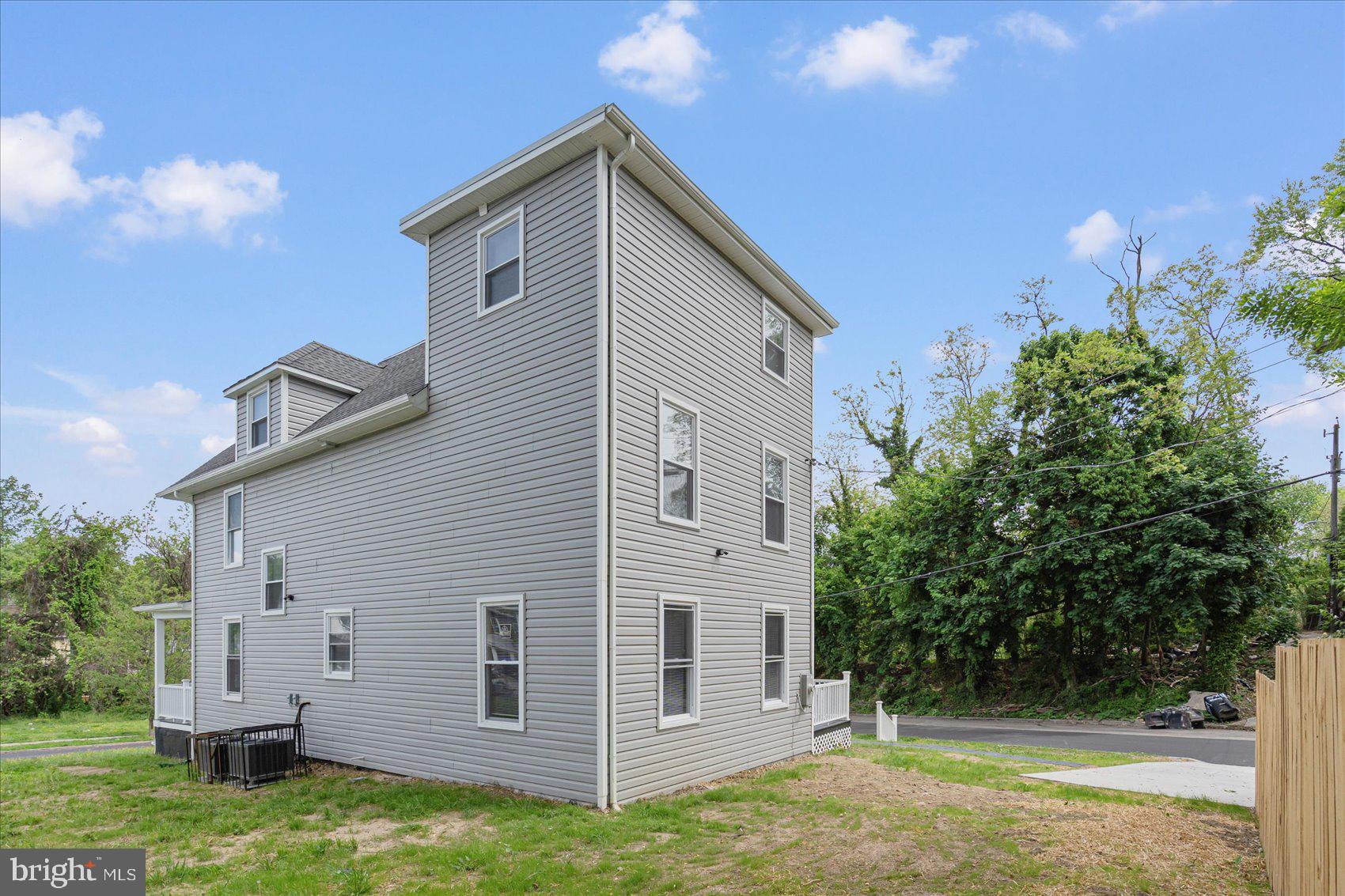 FAIRMOUNT PARK - Residential