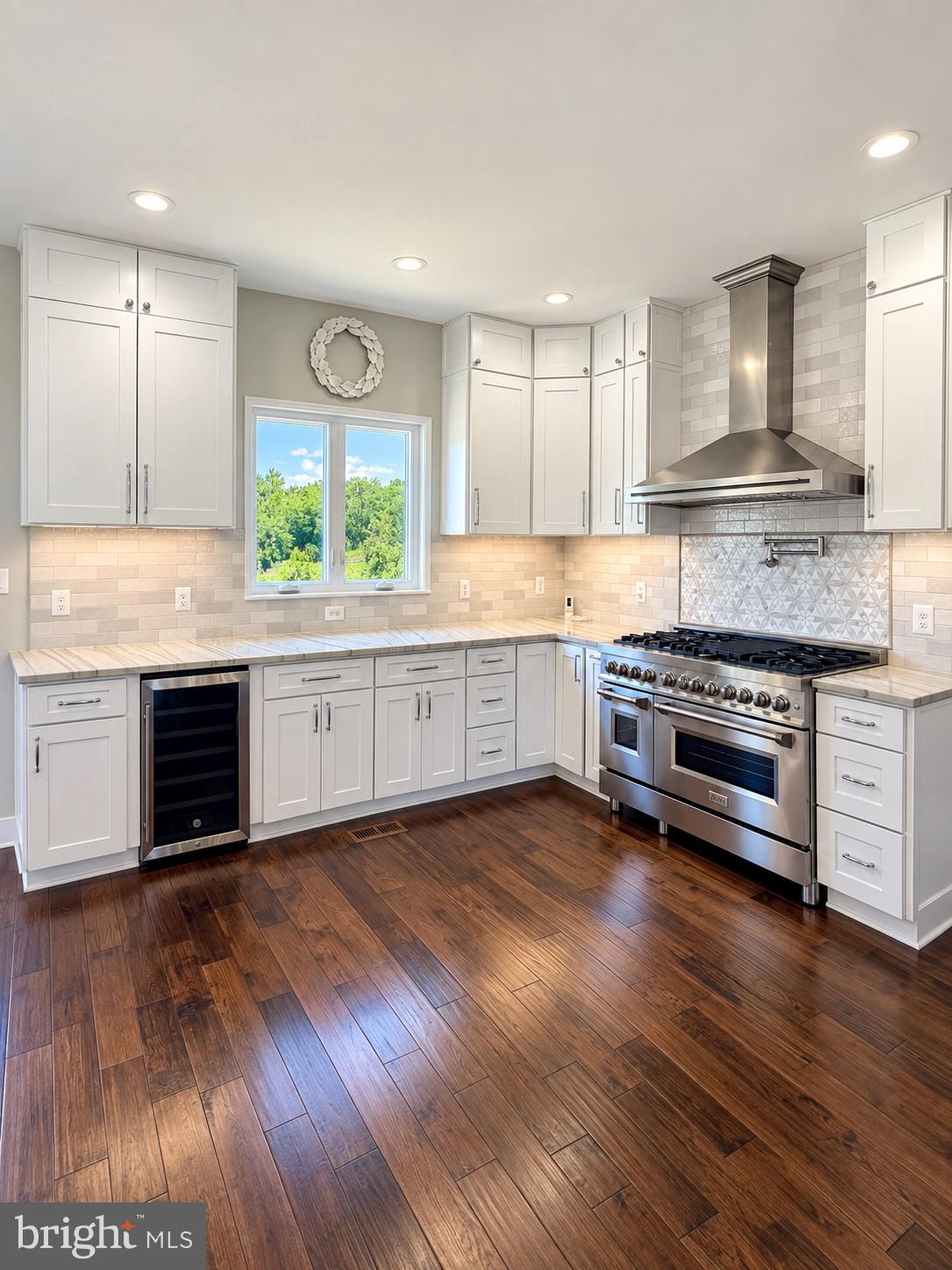 7154 CORNFIELD LANE