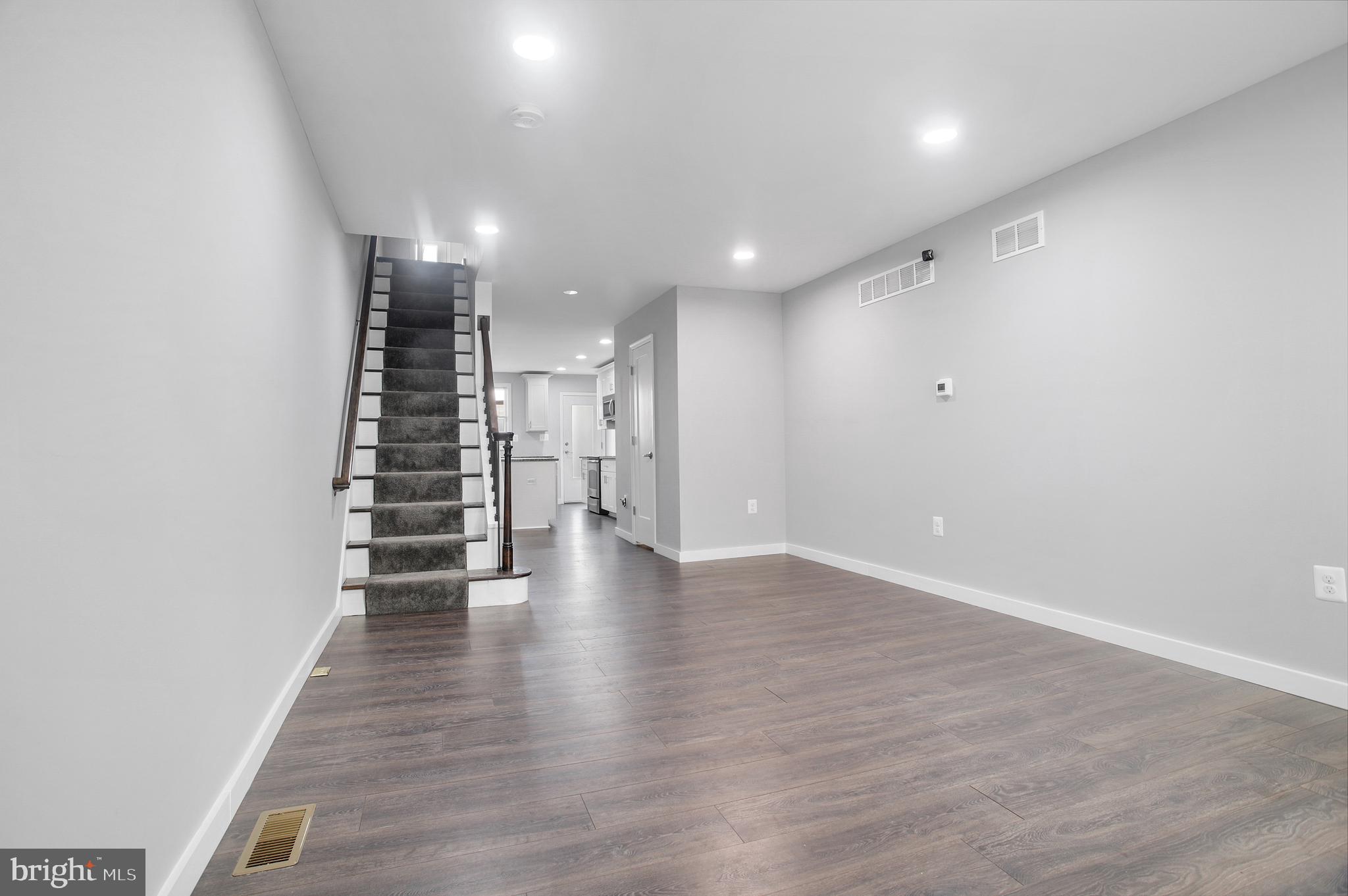 HIGHLANDTOWN - Residential