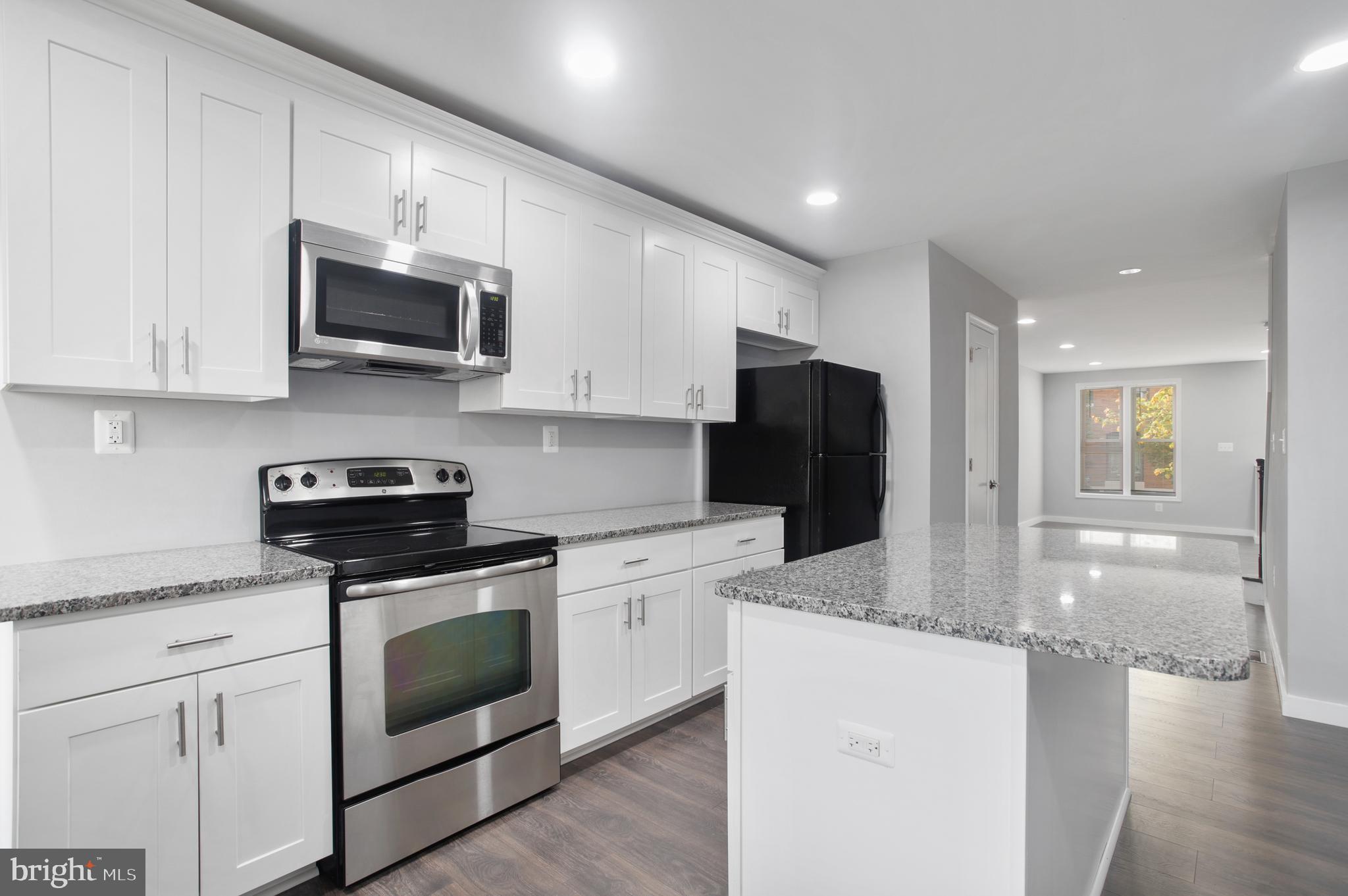 HIGHLANDTOWN - Residential