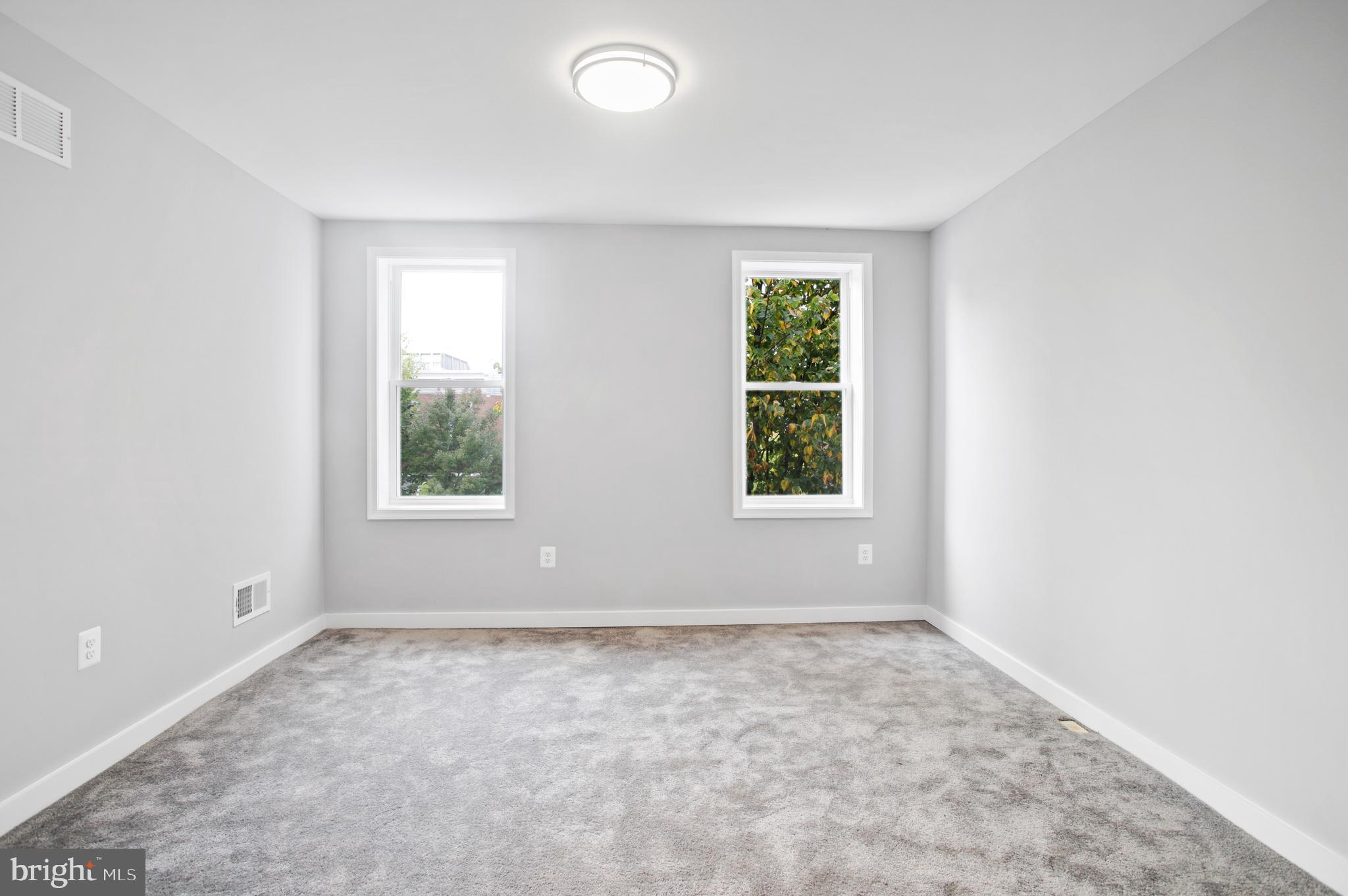 HIGHLANDTOWN - Residential