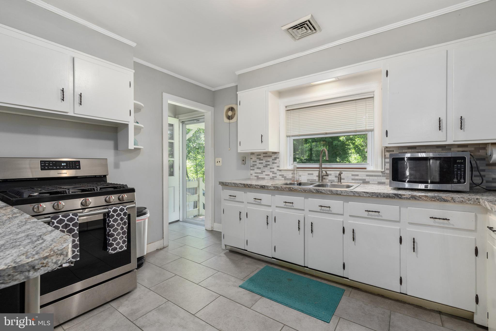 CHURCH HILL - Residential