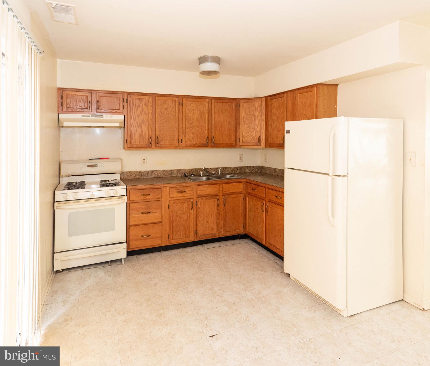 722 DEACON HILL COURT