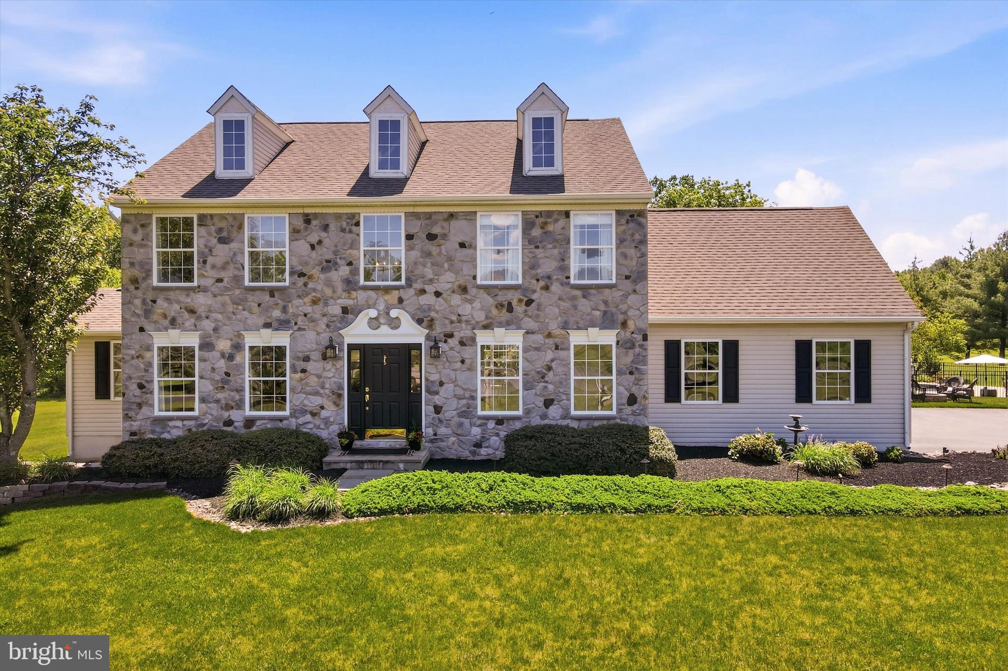 205 MAPLEWOOD DRIVE