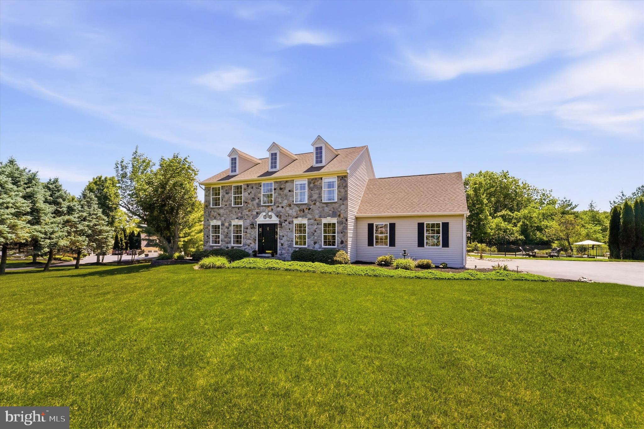 205 MAPLEWOOD DRIVE