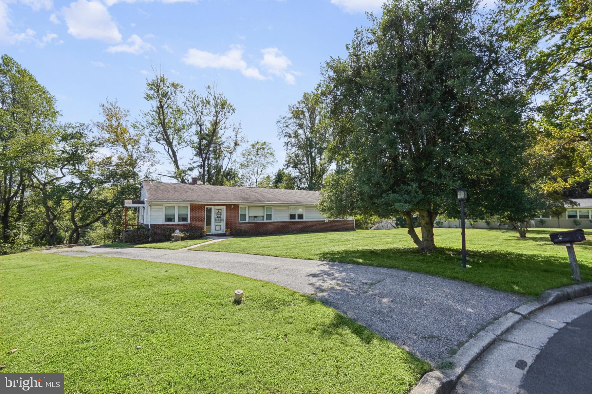 4 PEACHTREE COURT