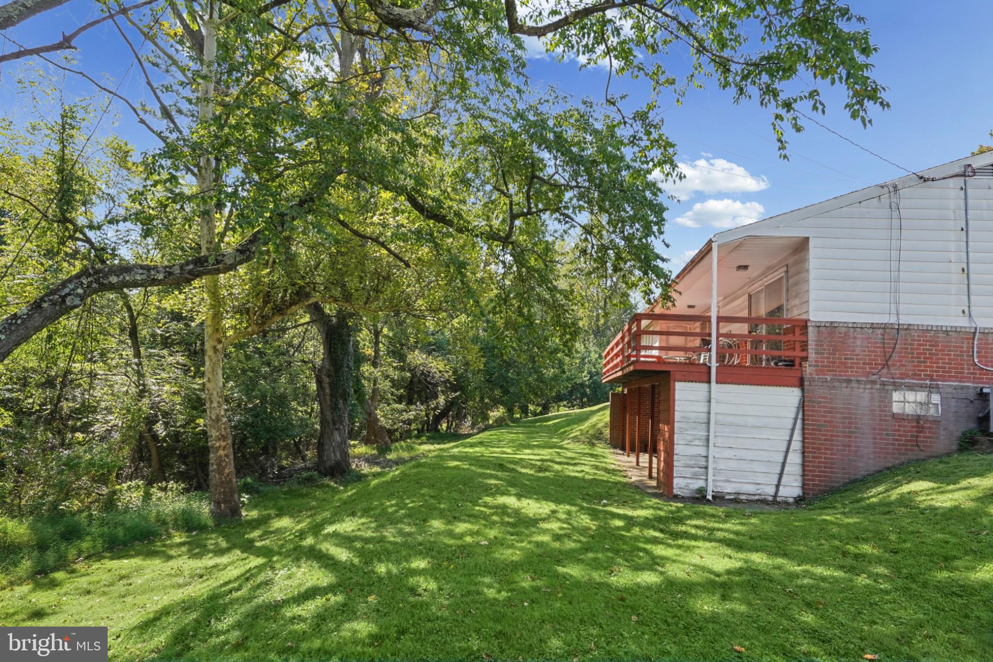 4 PEACHTREE COURT