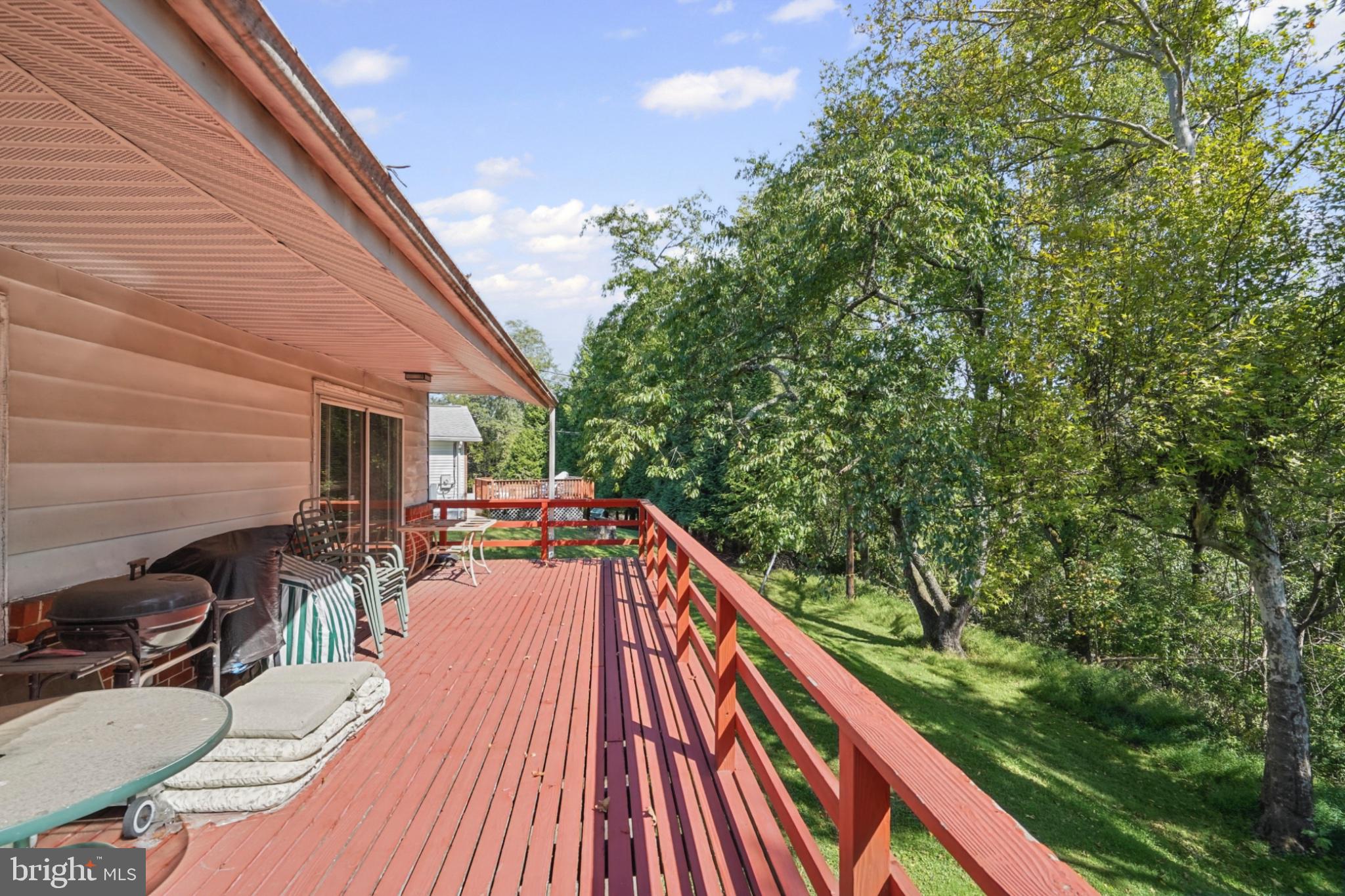 4 PEACHTREE COURT