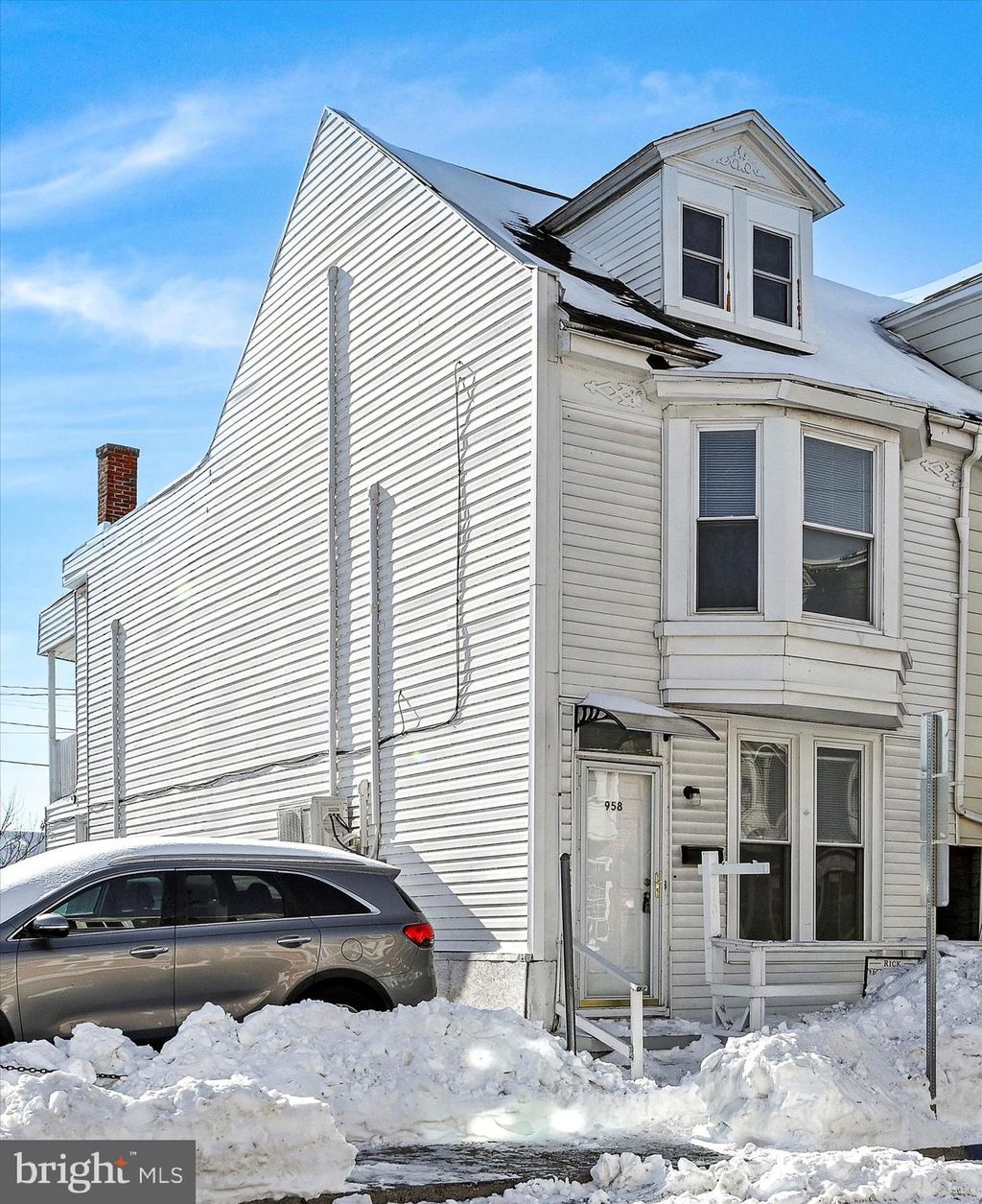 Photo of 958 E Princess Street, YORK, PA 17403 (MLS # PAYK2096790)