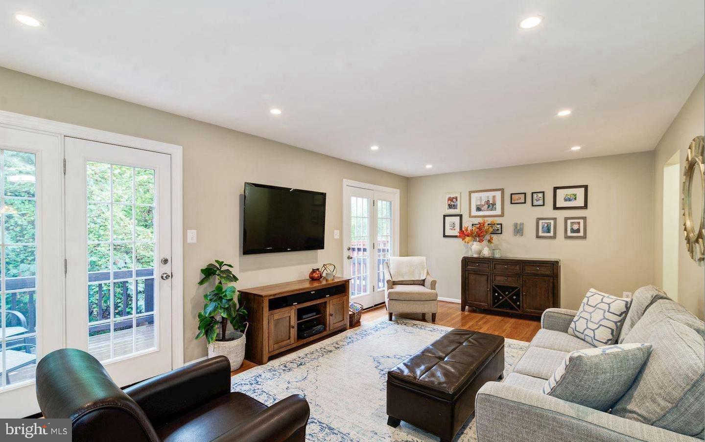 OLDE OAK RIDGE - Residential Lease