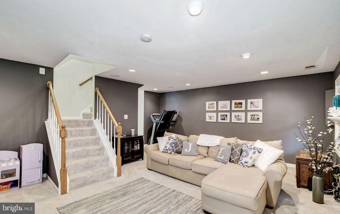 OLDE OAK RIDGE - Residential Lease