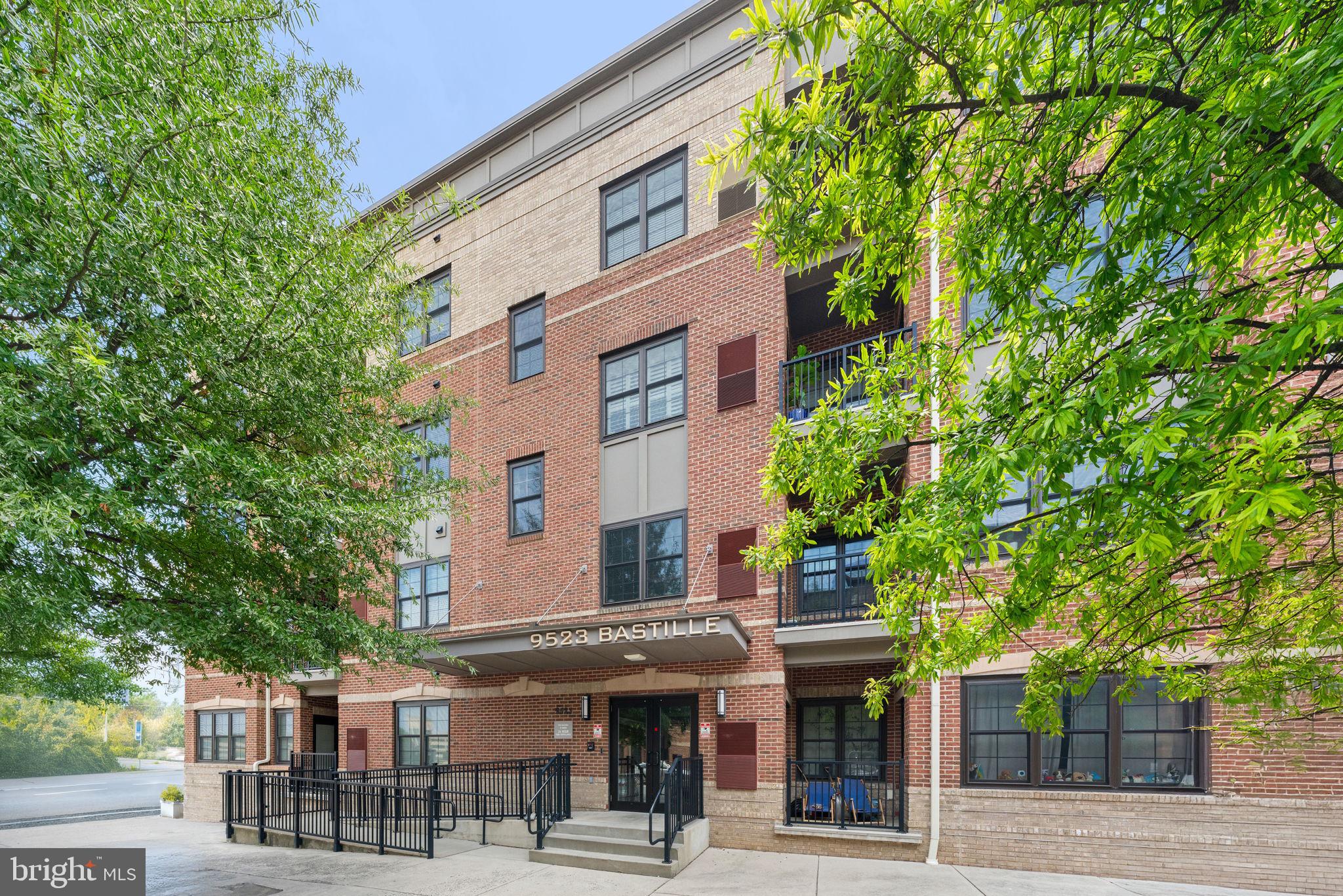 FLATS AT METROWEST - Residential