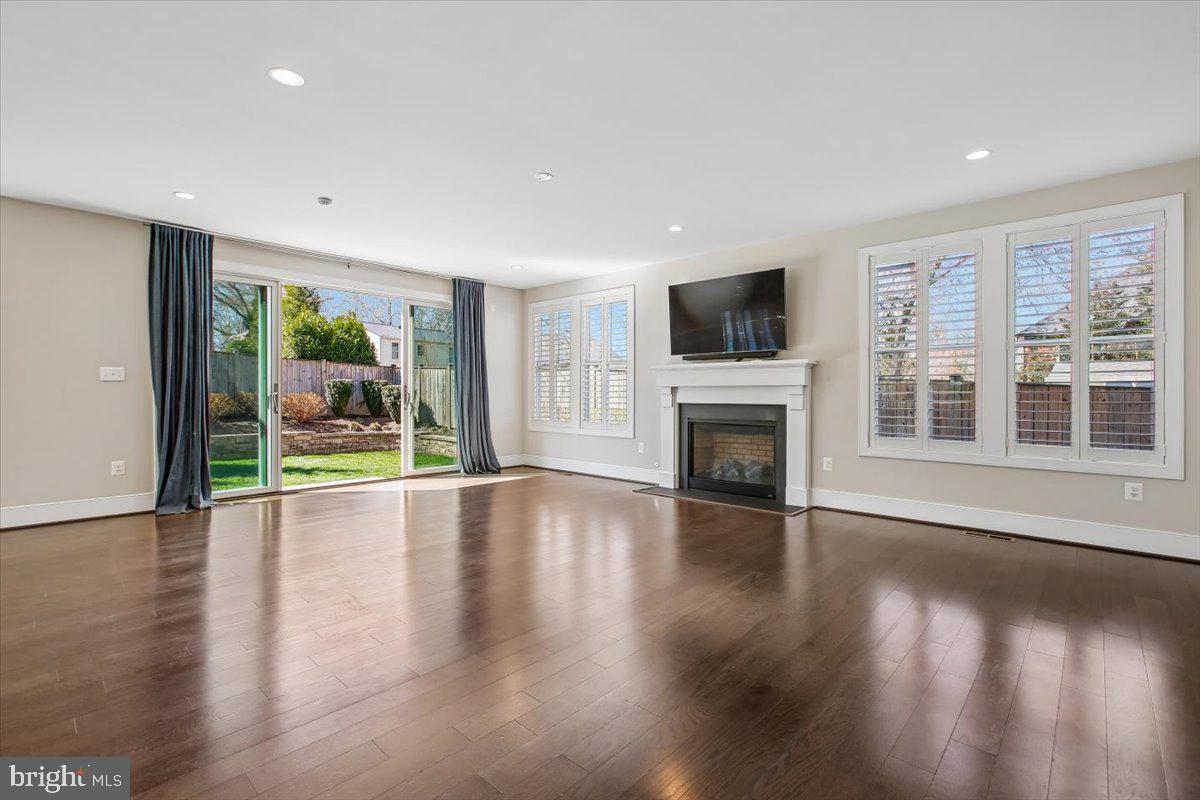 WEST MC LEAN - Residential