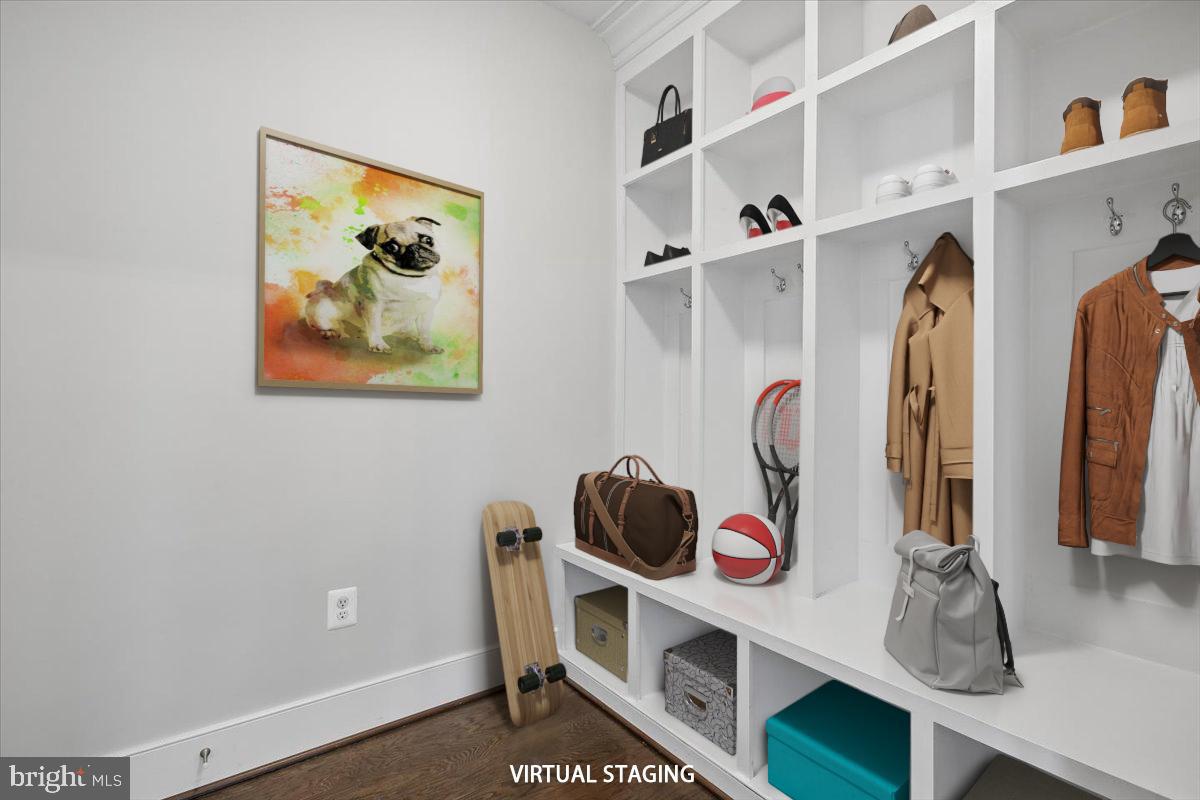 WEST MC LEAN - Residential