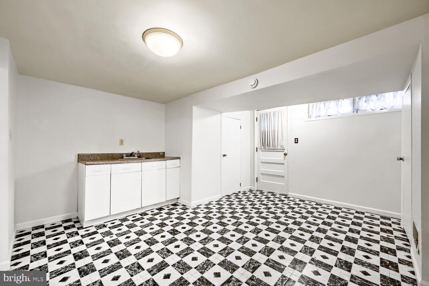 GREEKTOWN - Residential