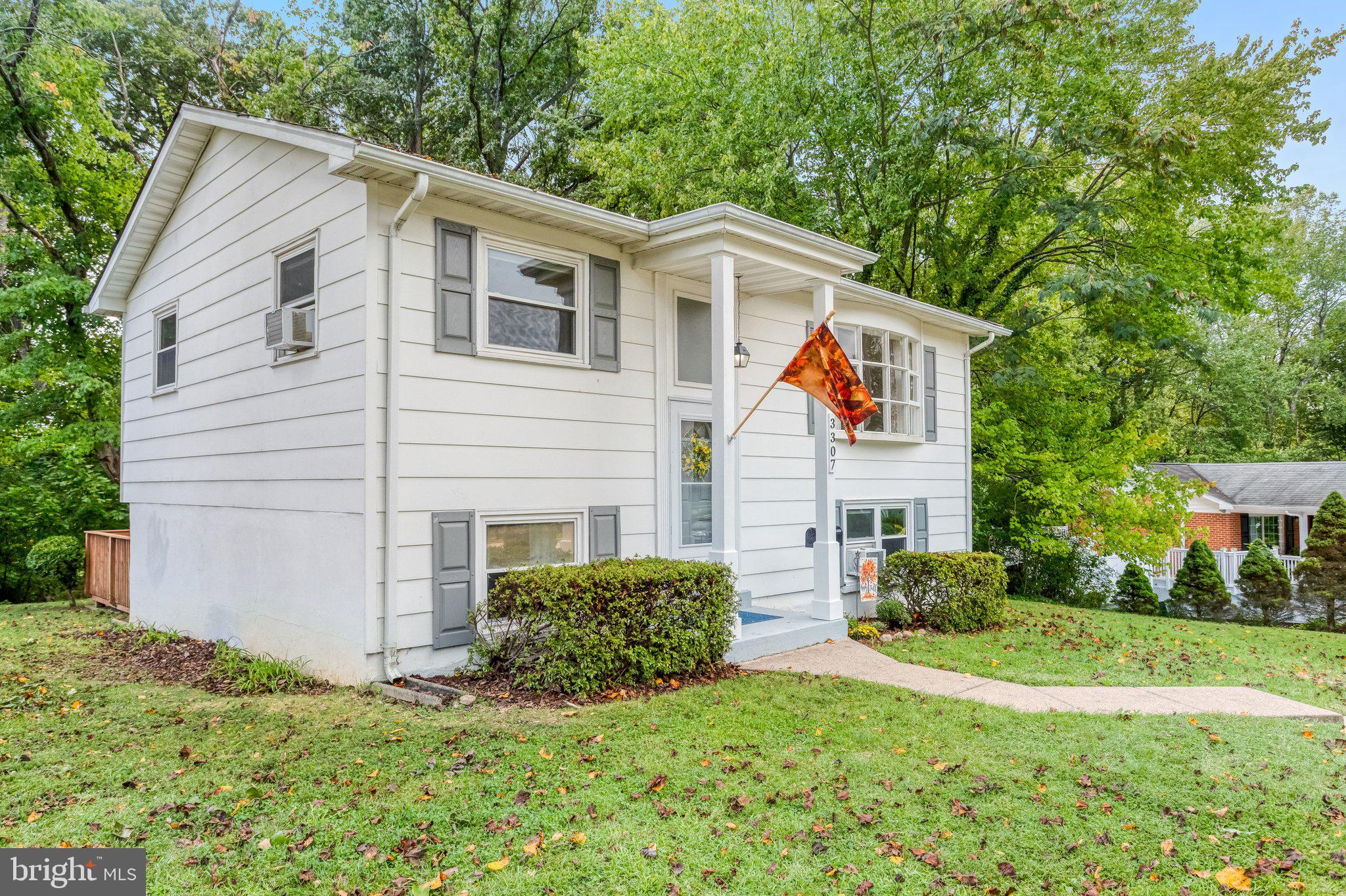 3307 BURLEIGH LANE