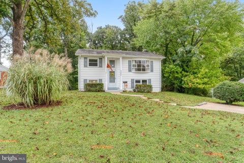 Photo of 3307 Burleigh Lane, WOODBRIDGE, VA 22193 (MLS # VAPW2131036)