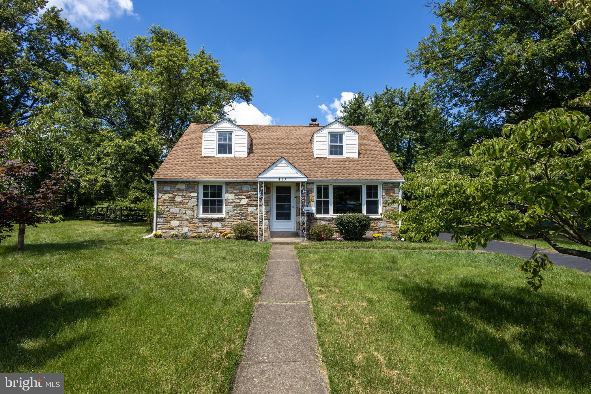 Welcome to 413 Norfolk Road, a move-in ready home with space, flexibility, and real potential to grow with you.
The main level offers two comfortable bedrooms and a full bath, along with a bright living area and functional kitchen — perfect for everyday living or entertaining. Upstairs, you’ll find a third bedroom, full bathroom, and a versatile den that’s ideal for a home office, guest space, or cozy lounge.
Want a private primary suite? You’re in luck — the entire top floor already has the layout to become your dream retreat, with room to expand closets or reconfigure as needed.
Outside, enjoy a beautiful backyard that overlooks the Flourtown Country Club golf course, a detached garage, and a shed! Not to mention a quiet street in one of Flourtown’s most convenient neighborhoods. You’re just a 5 minute walk to the Springfield Township High School, Erdenheim Elementary and Middle Schools. It's also minutes from Chestnut Hill, local parks, and easy commuter access.
Whether you’re a first-time buyer, or looking for a home you can grow into over time, this home checks all the boxes.