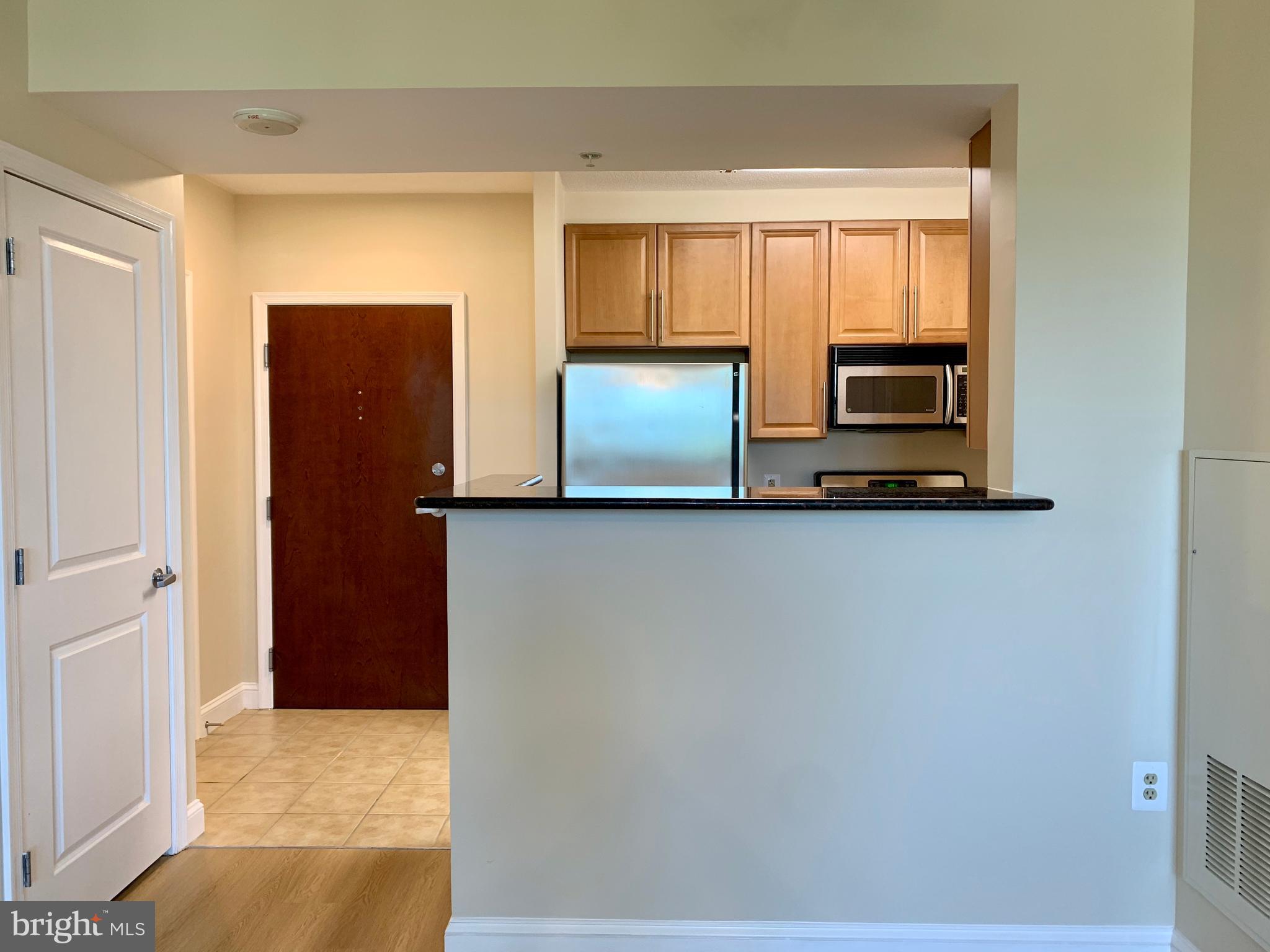 THE MERCER AT RESTON SQUARE - Residential