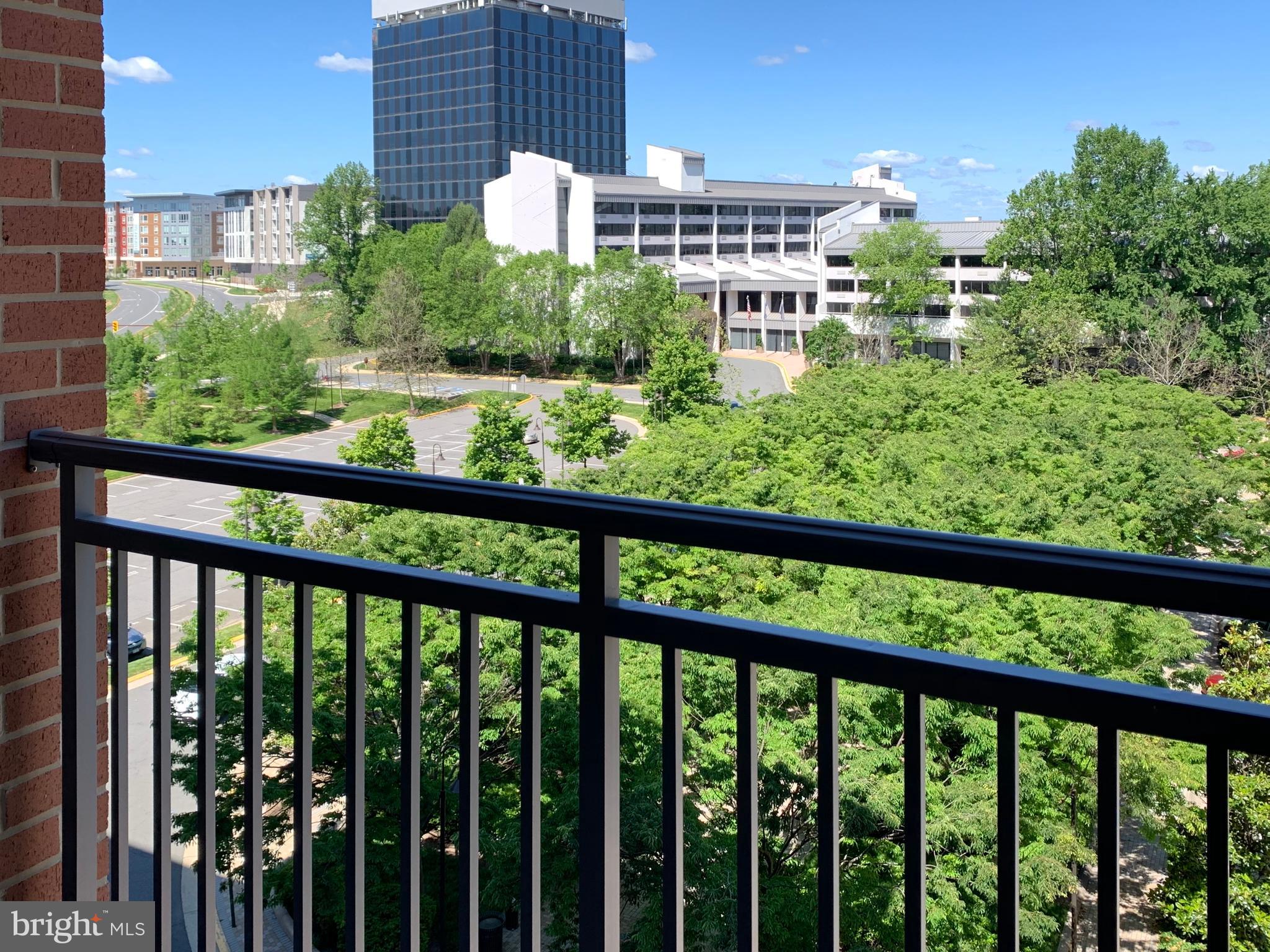 THE MERCER AT RESTON SQUARE - Residential