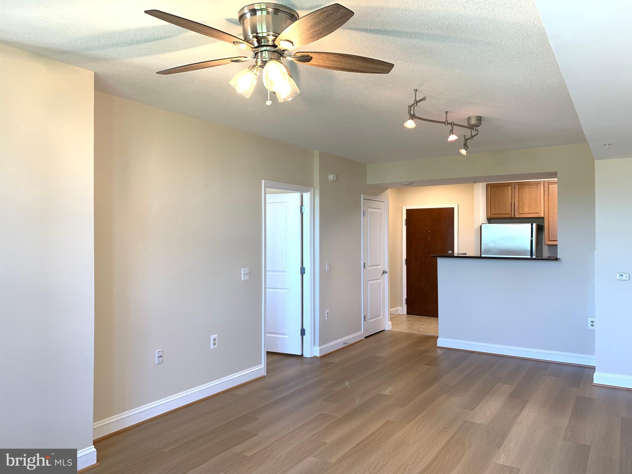 THE MERCER AT RESTON SQUARE - Residential