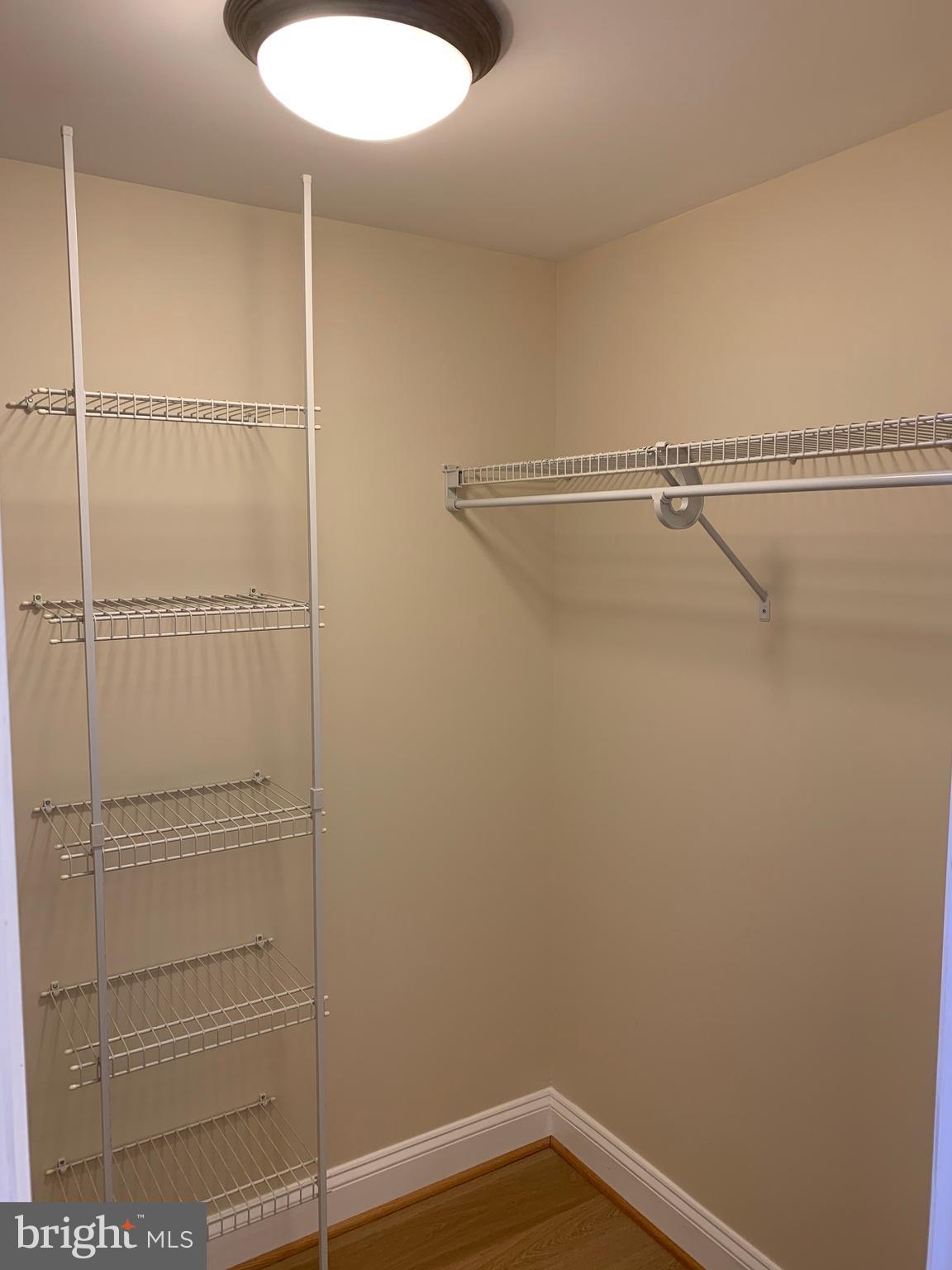 THE MERCER AT RESTON SQUARE - Residential