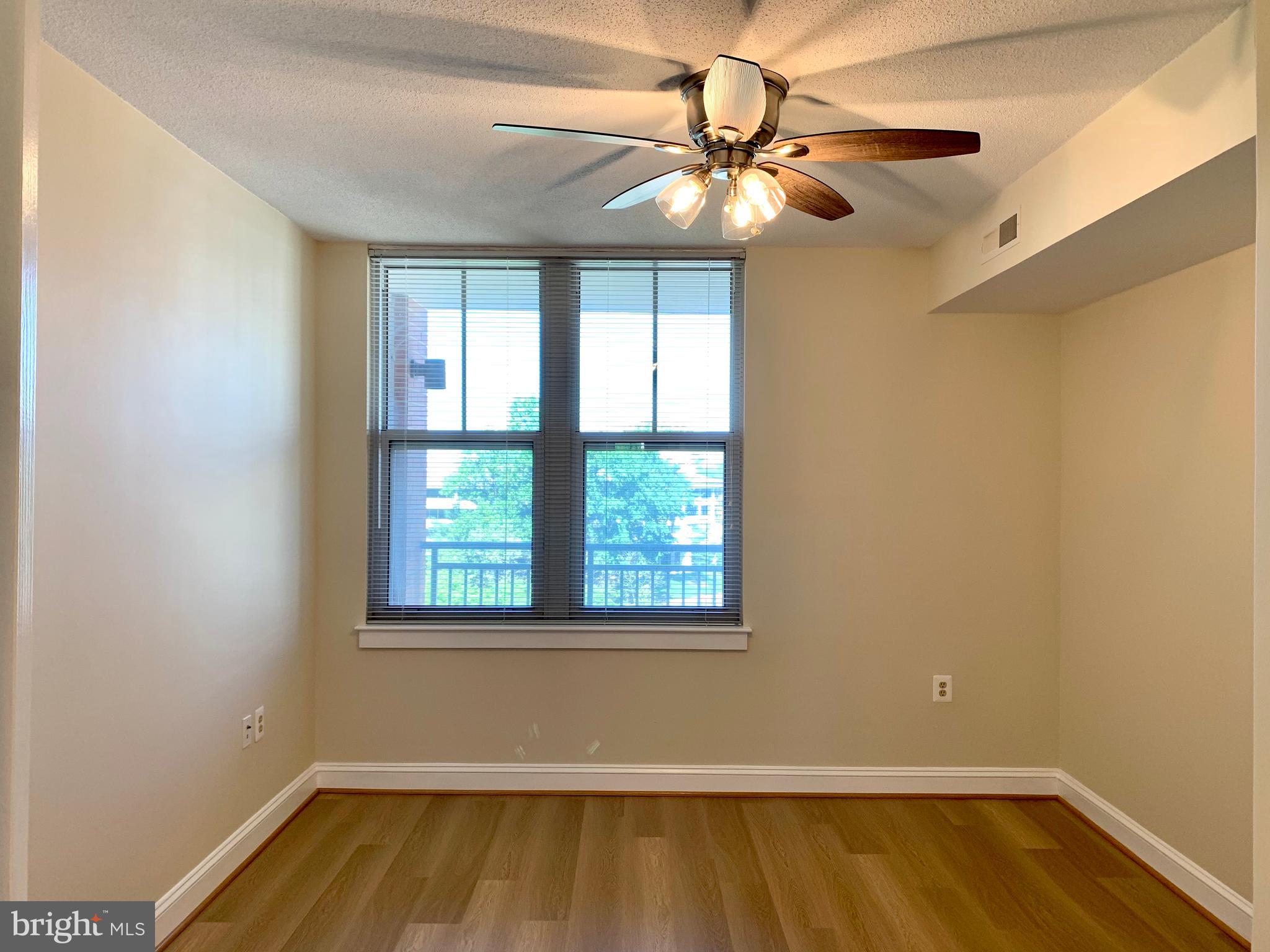 THE MERCER AT RESTON SQUARE - Residential