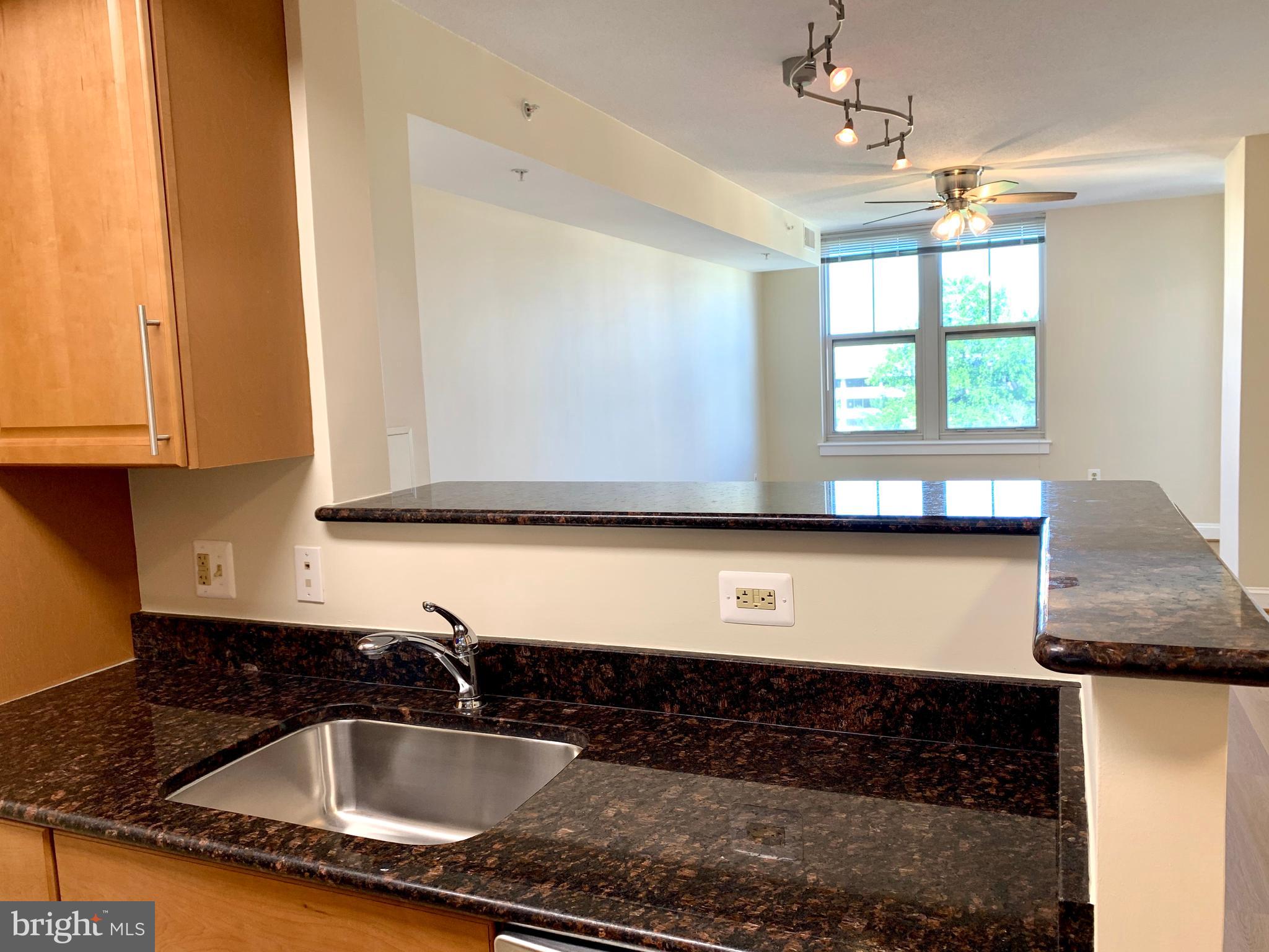 THE MERCER AT RESTON SQUARE - Residential