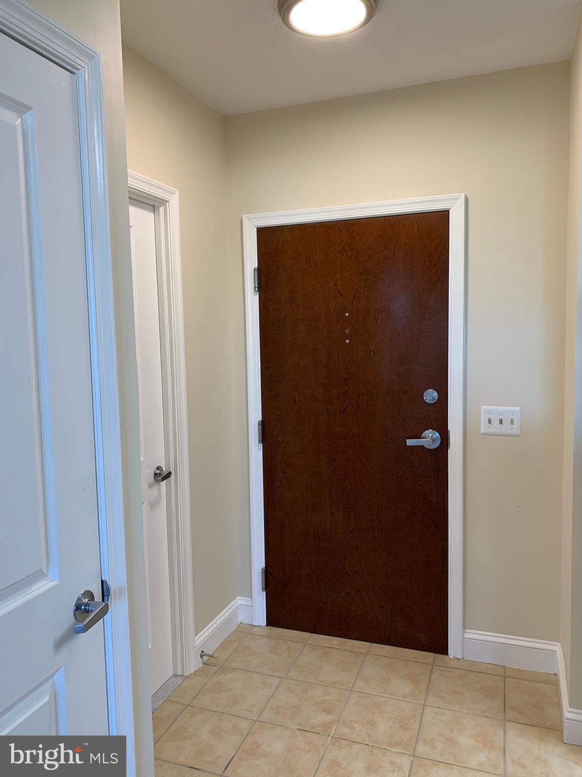 THE MERCER AT RESTON SQUARE - Residential