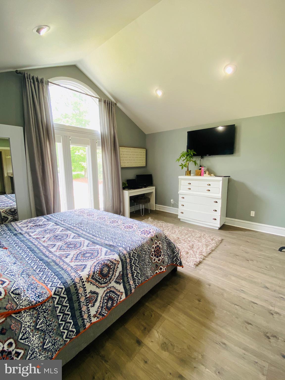 LAKEWOOD - Residential