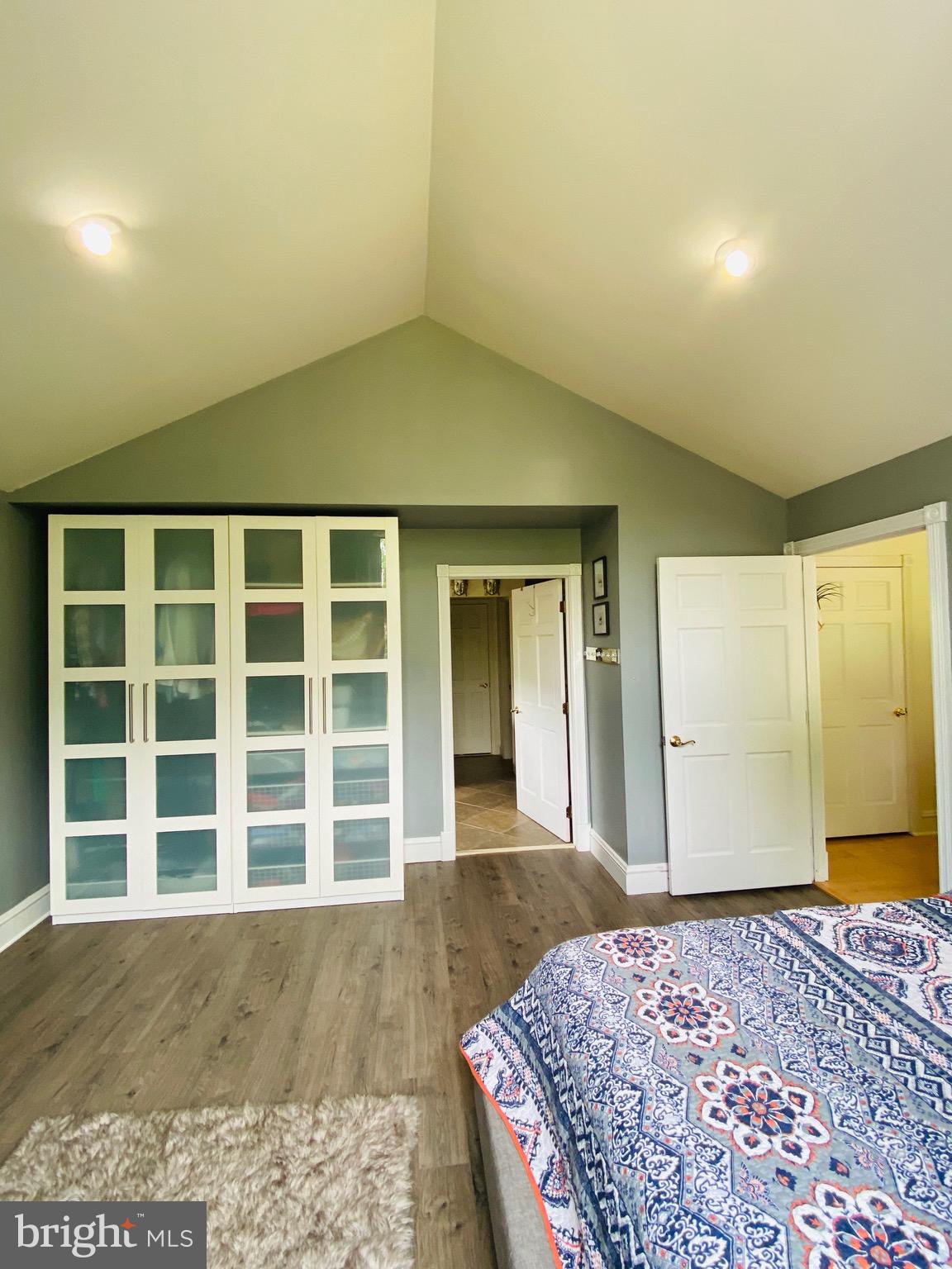 LAKEWOOD - Residential