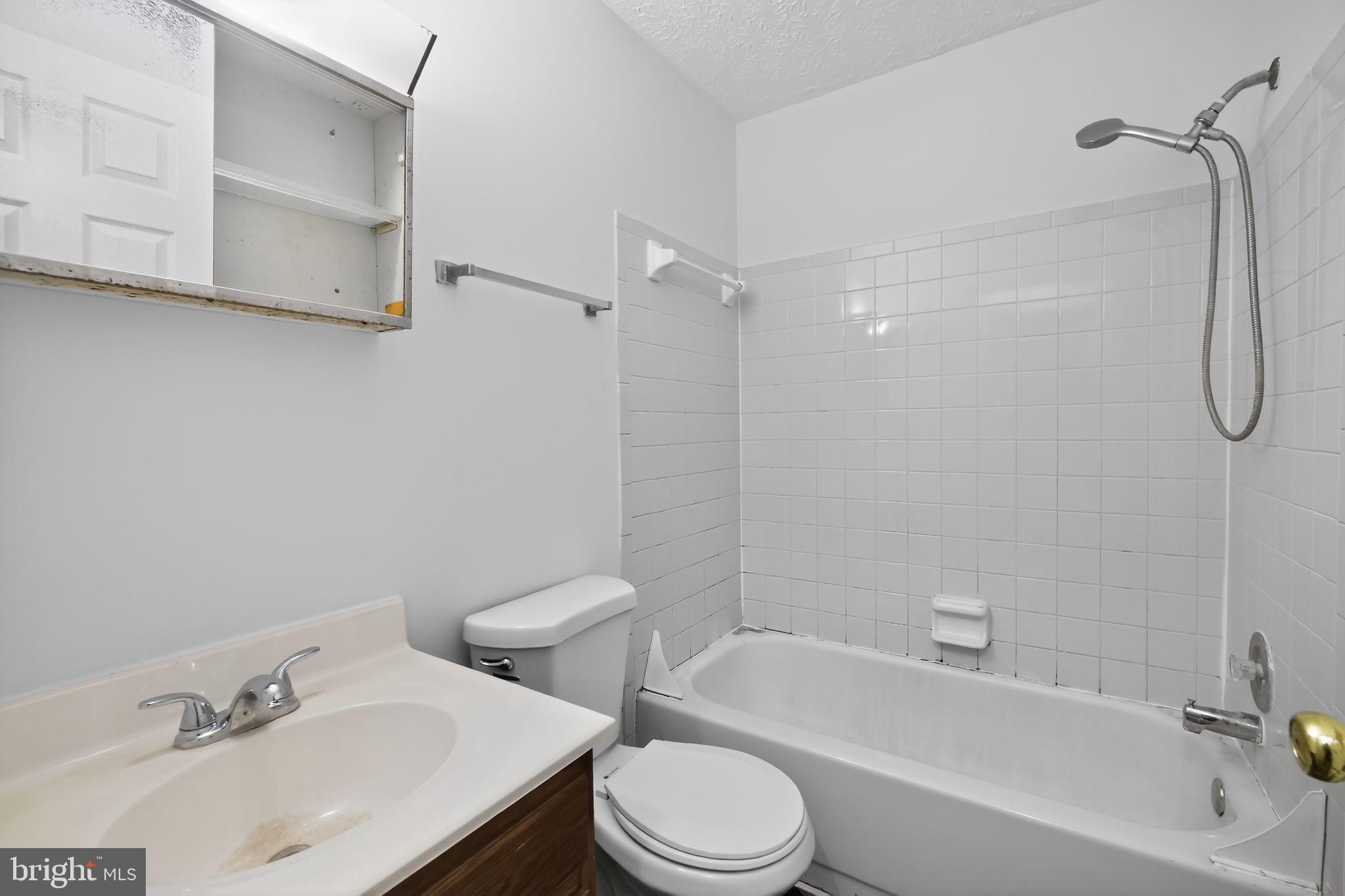 THE VILLAGE AT LAKESIDE - Residential