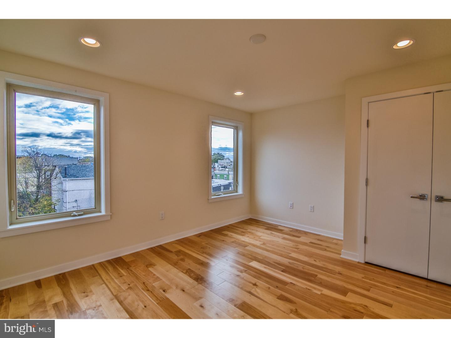 POINT BREEZE - Residential