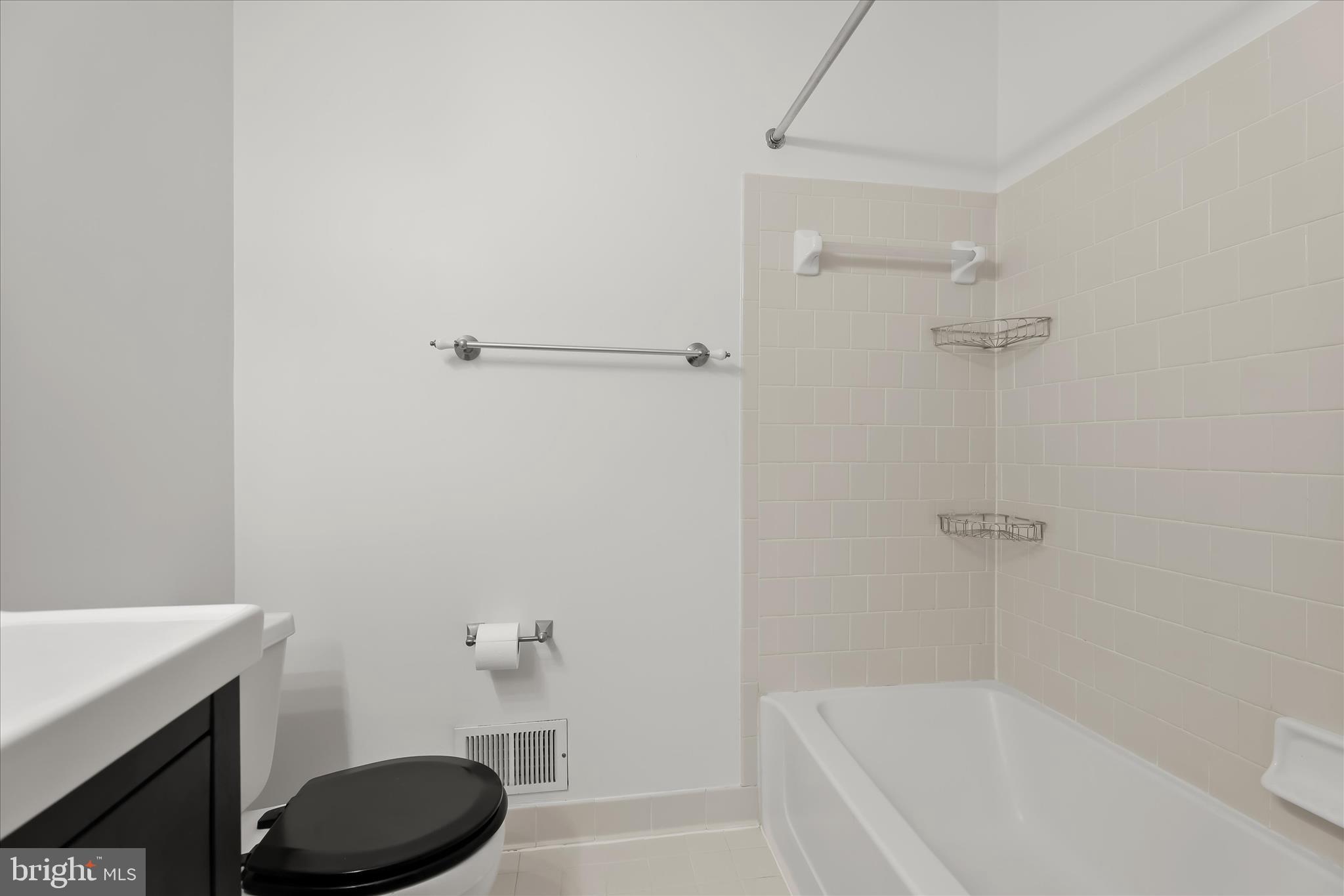 CROMWELL STATION - Residential